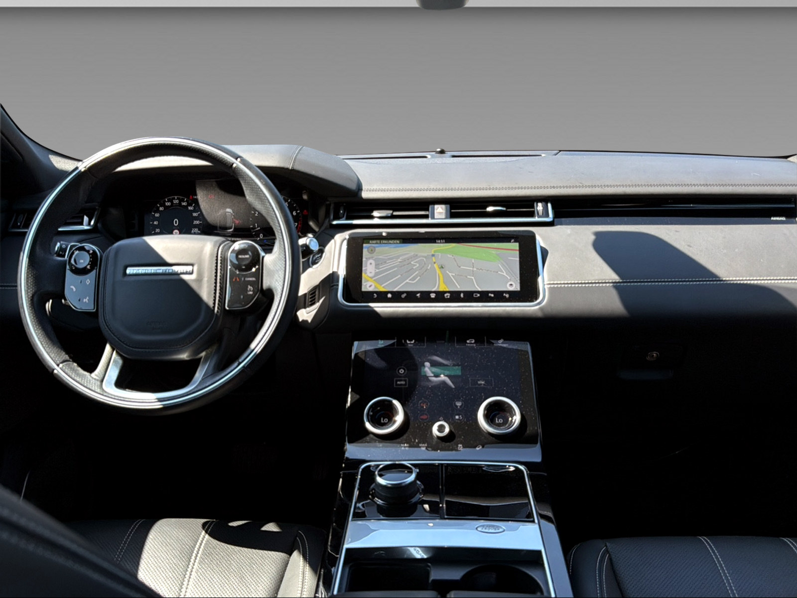 LAND ROVER Range Rover Velar 2.0 T P300 SE-image-15