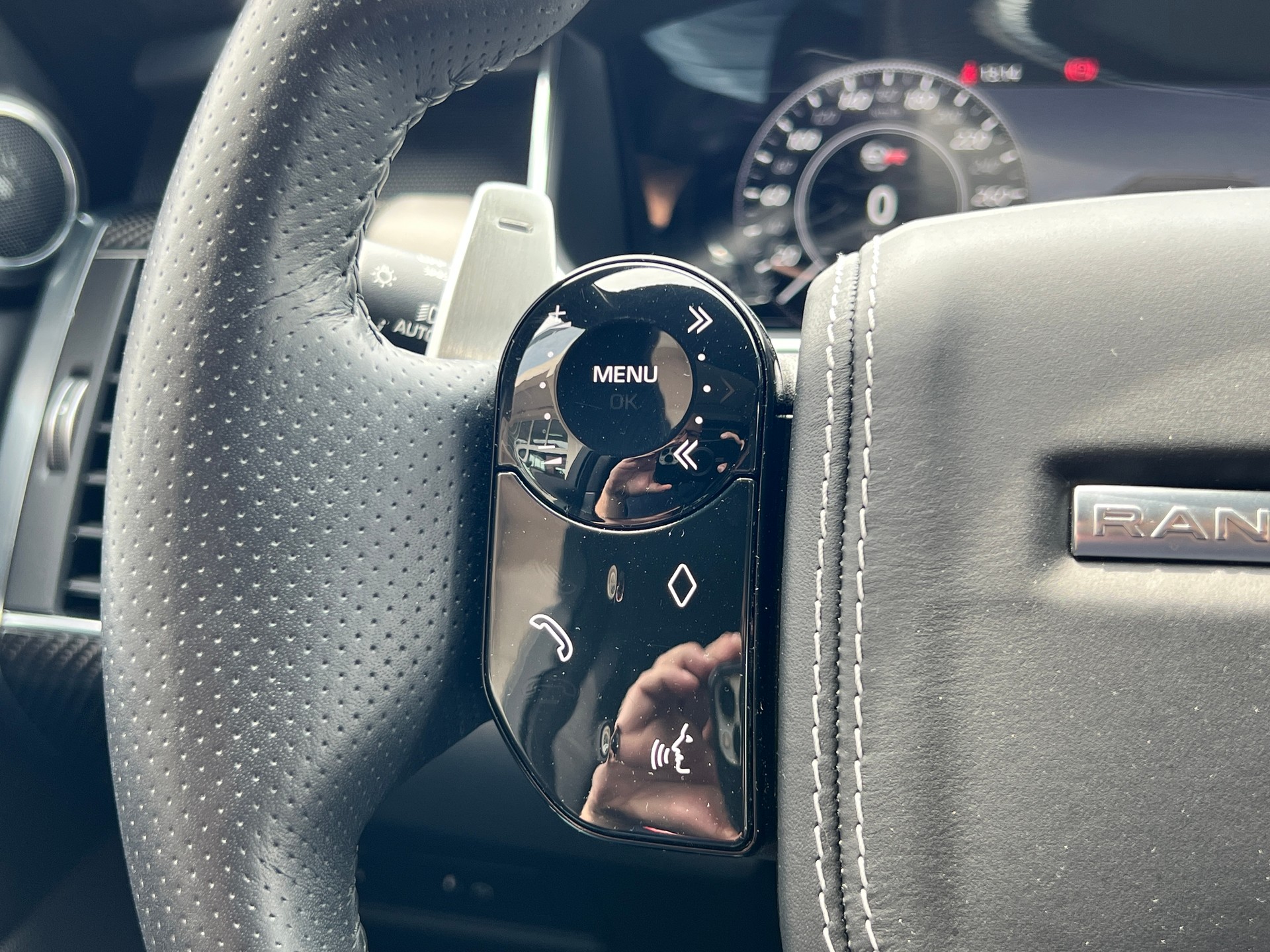LAND ROVER Range Rover Sport 5.0 V8 S/C SVR Automatic-image-18