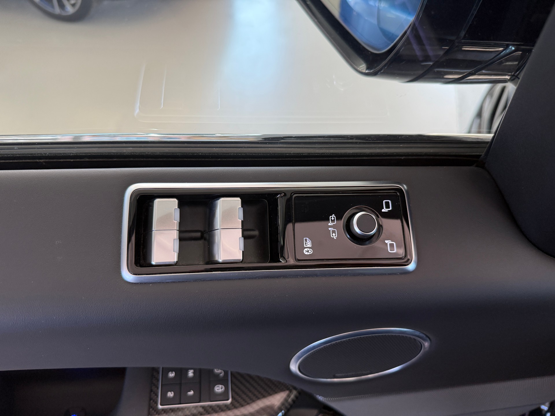 LAND ROVER Range Rover Sport 5.0 V8 S/C SVR Automatic-image-21
