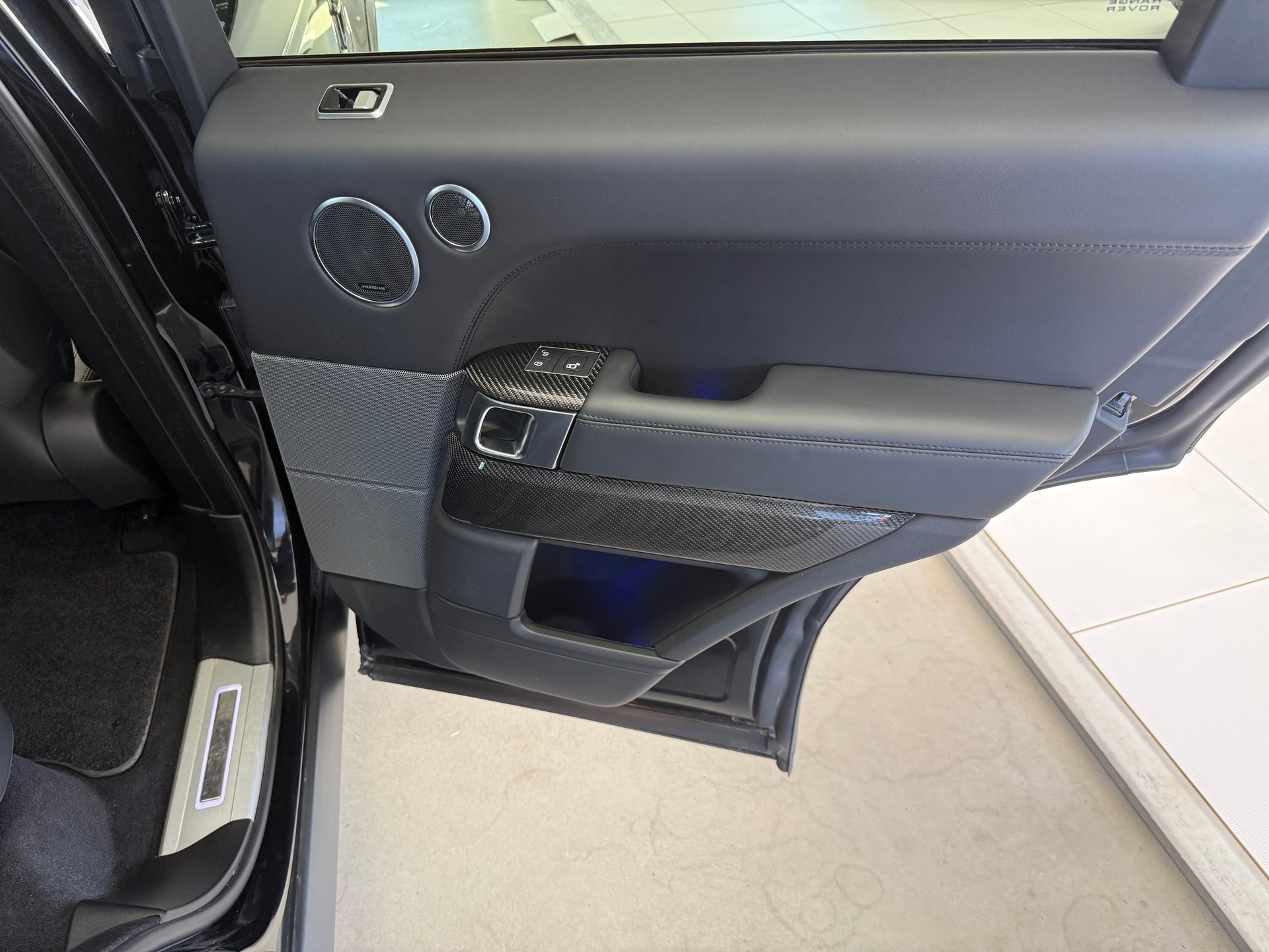 LAND ROVER Range Rover Sport 5.0 V8 S/C SVR Automatic-image-23
