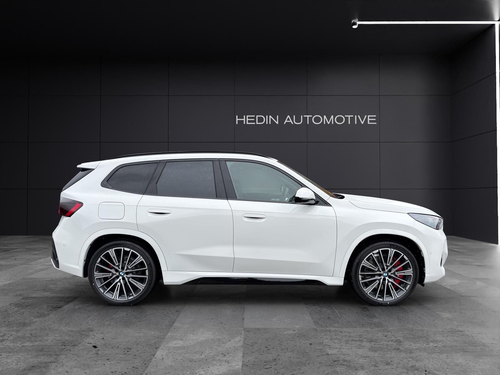 BMW iX1 30 xDrive-image-16