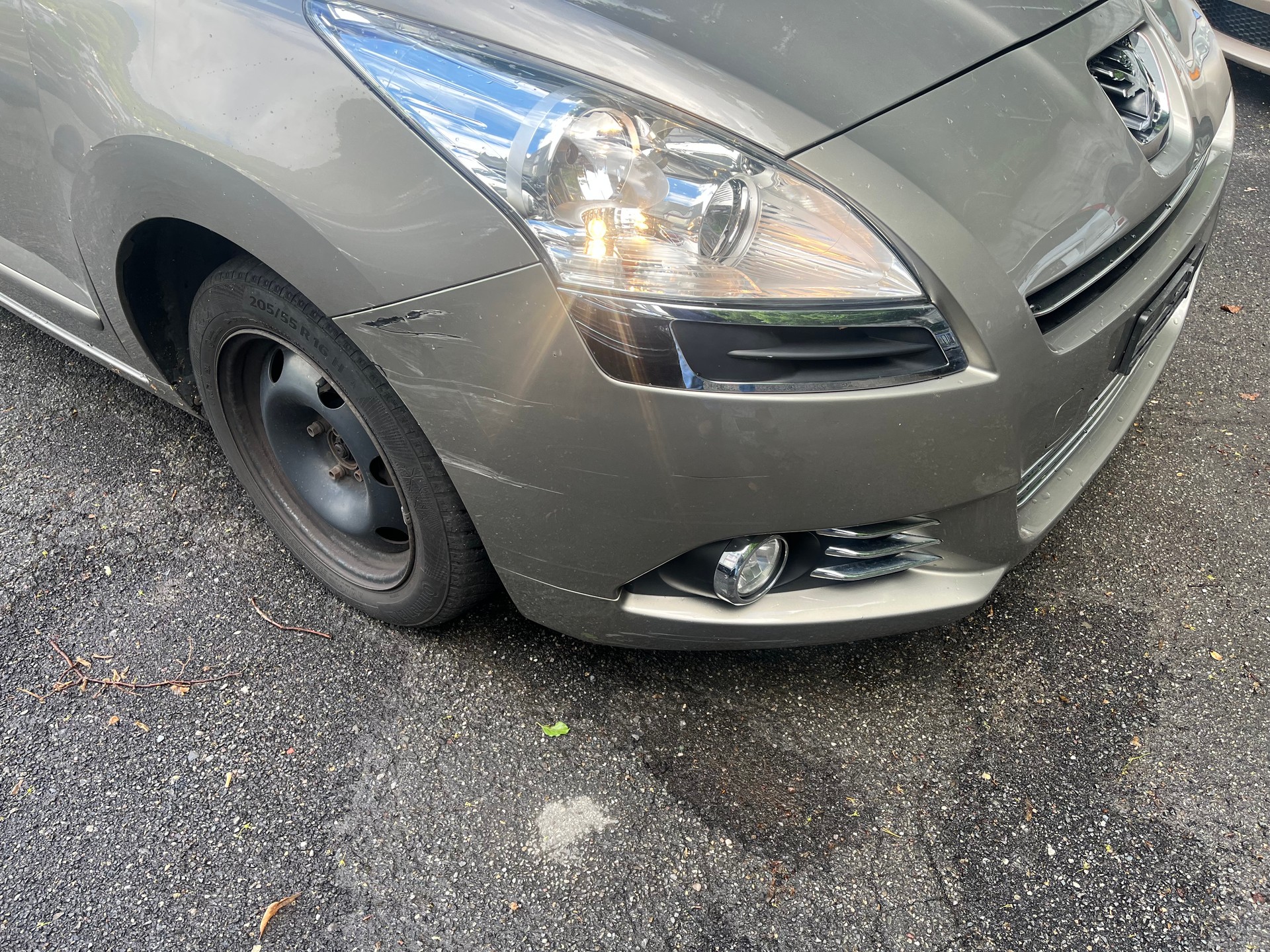 PEUGEOT 5008 1.6 HDI Business-image-2