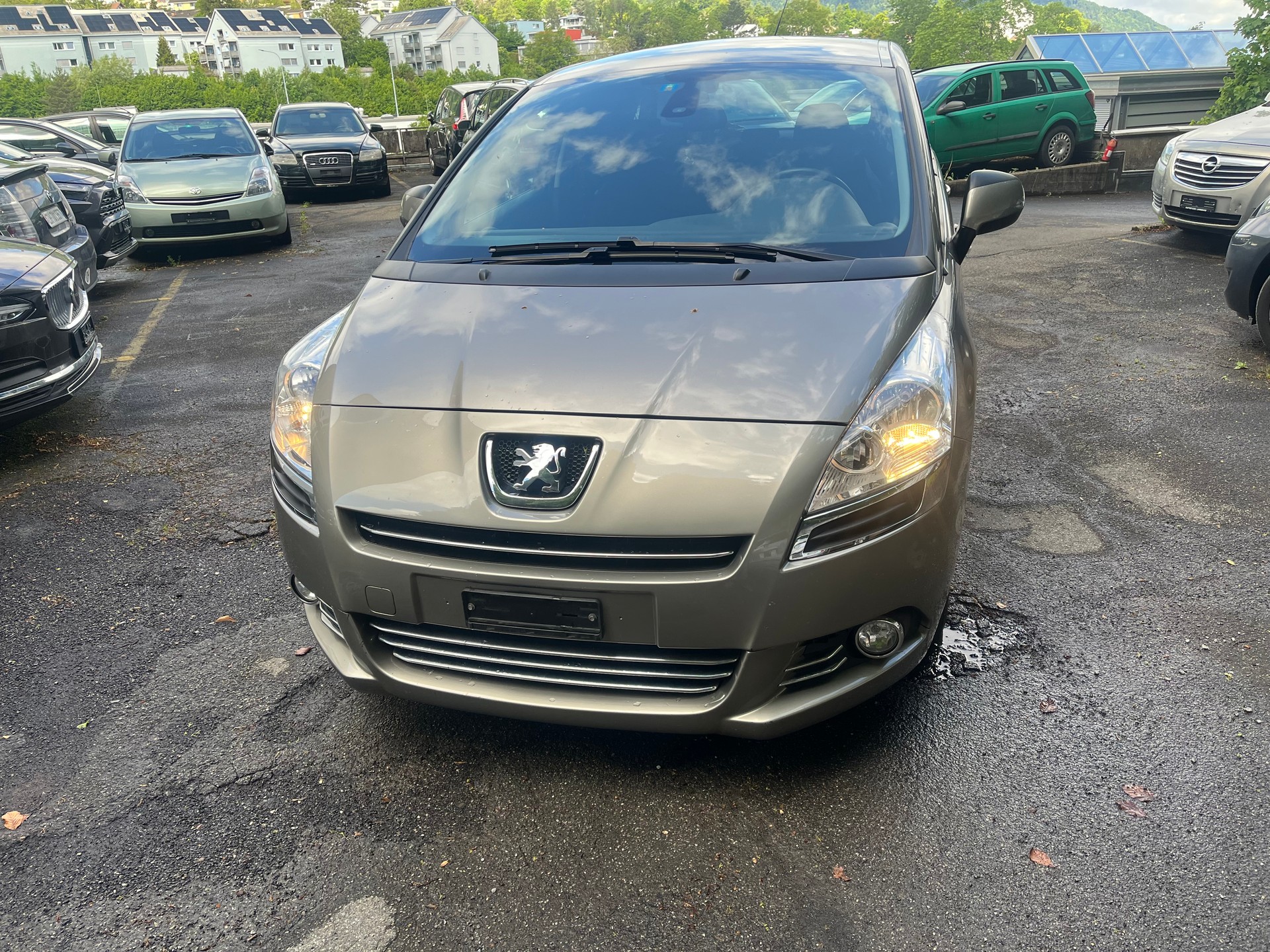 PEUGEOT 5008 1.6 HDI Business