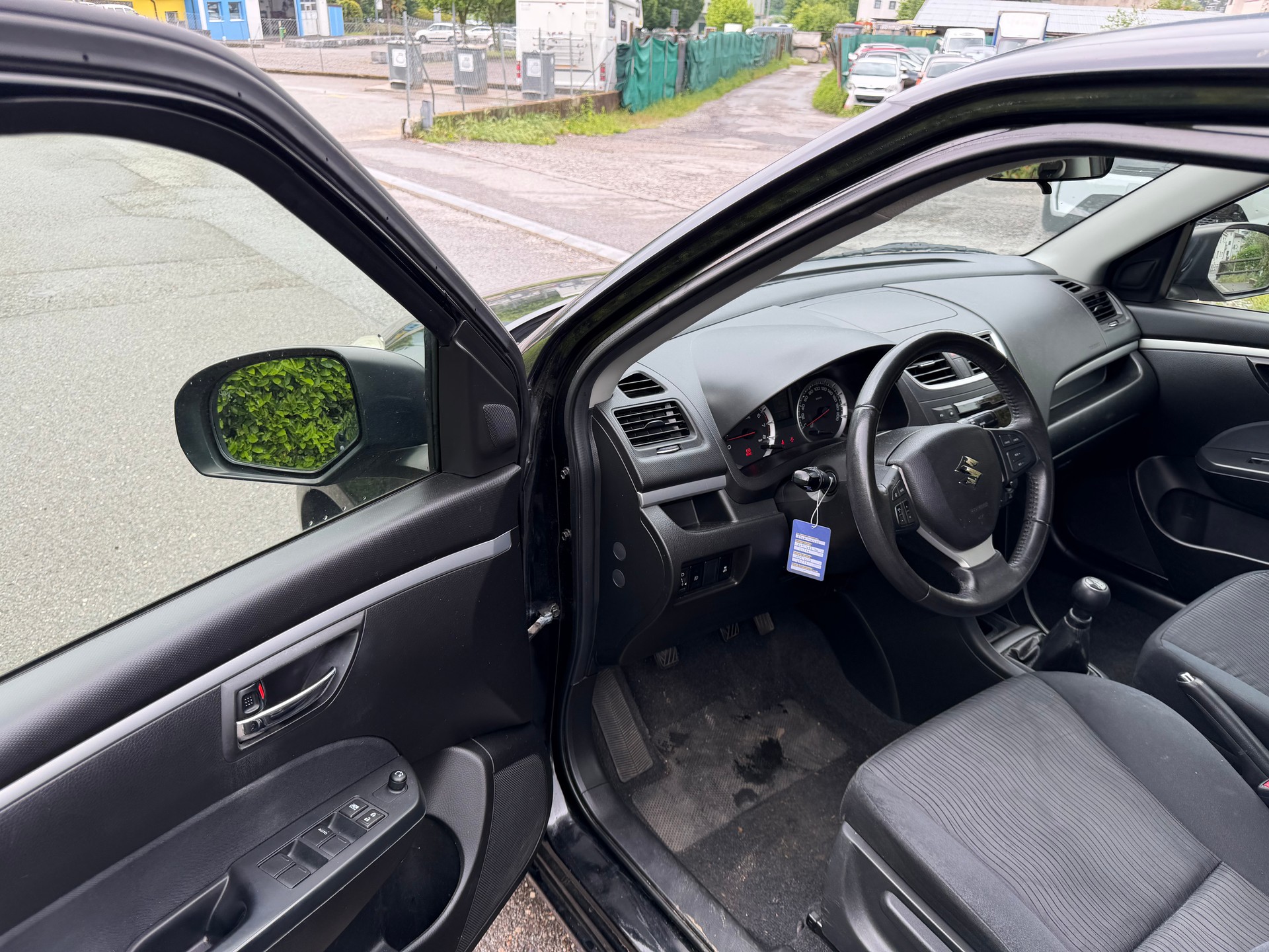 SUZUKI Swift 1.2i 16V GL Top 4x4-image-6