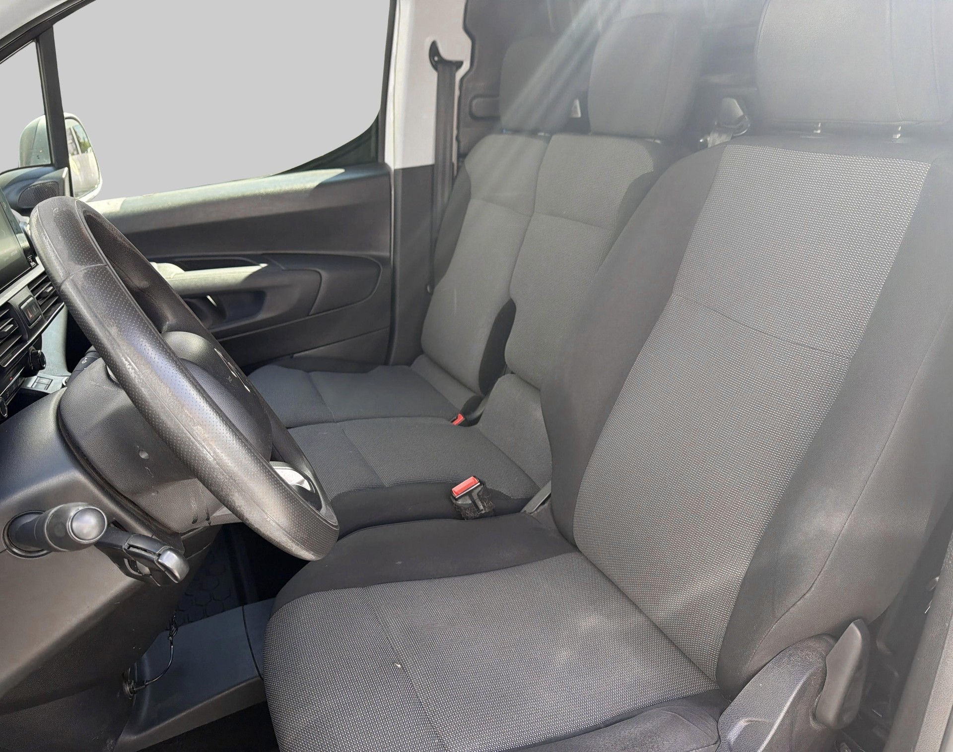CITROEN Berlingo 650 Standard 1.6 BlueHDi-image-11