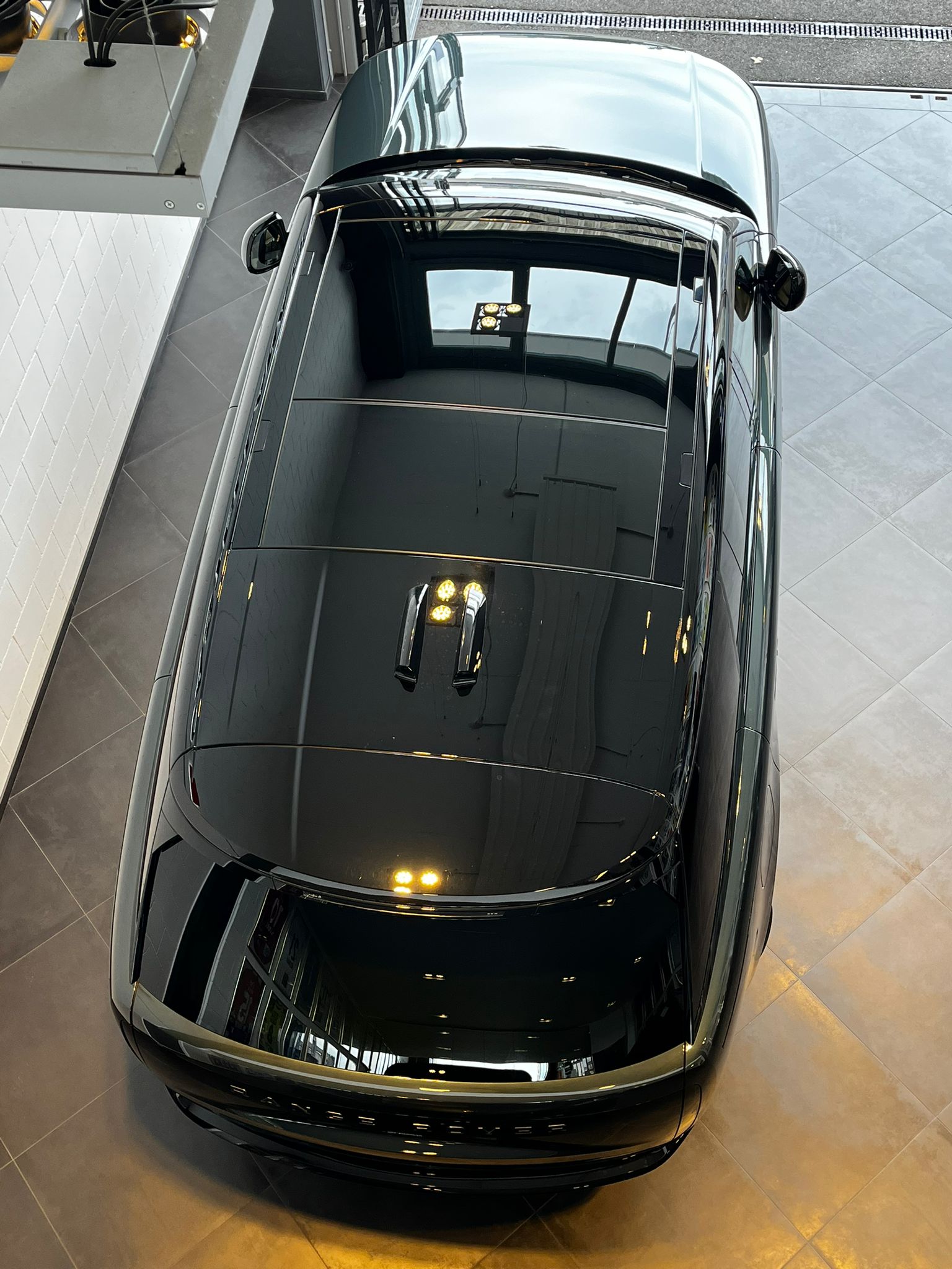 LAND ROVER RR D350 3.0D I6 HSE-image-10