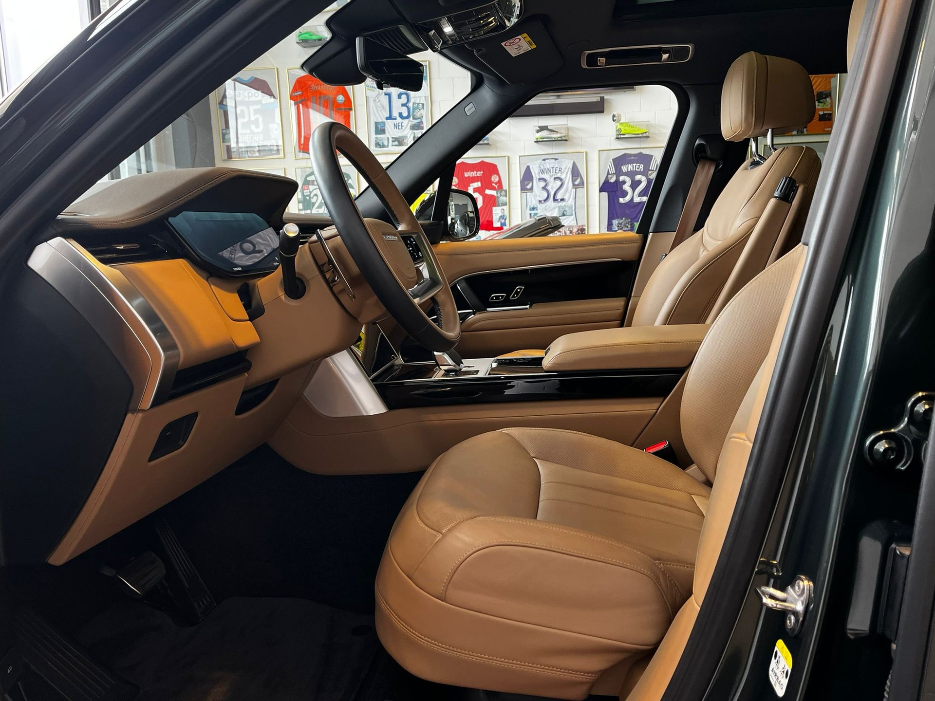 LAND ROVER RR D350 3.0D I6 HSE-image-12