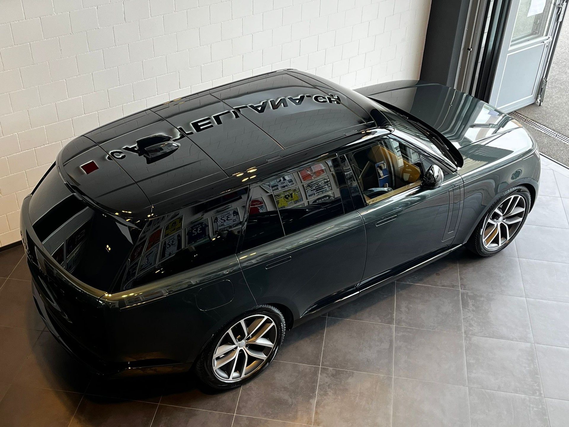 LAND ROVER RR D350 3.0D I6 HSE-image-8
