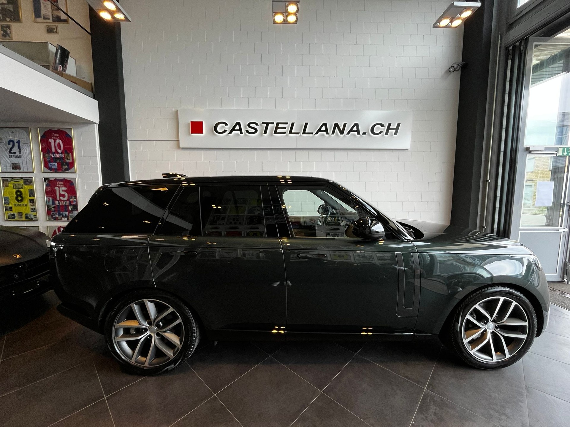 LAND ROVER RR D350 3.0D I6 HSE-image-4