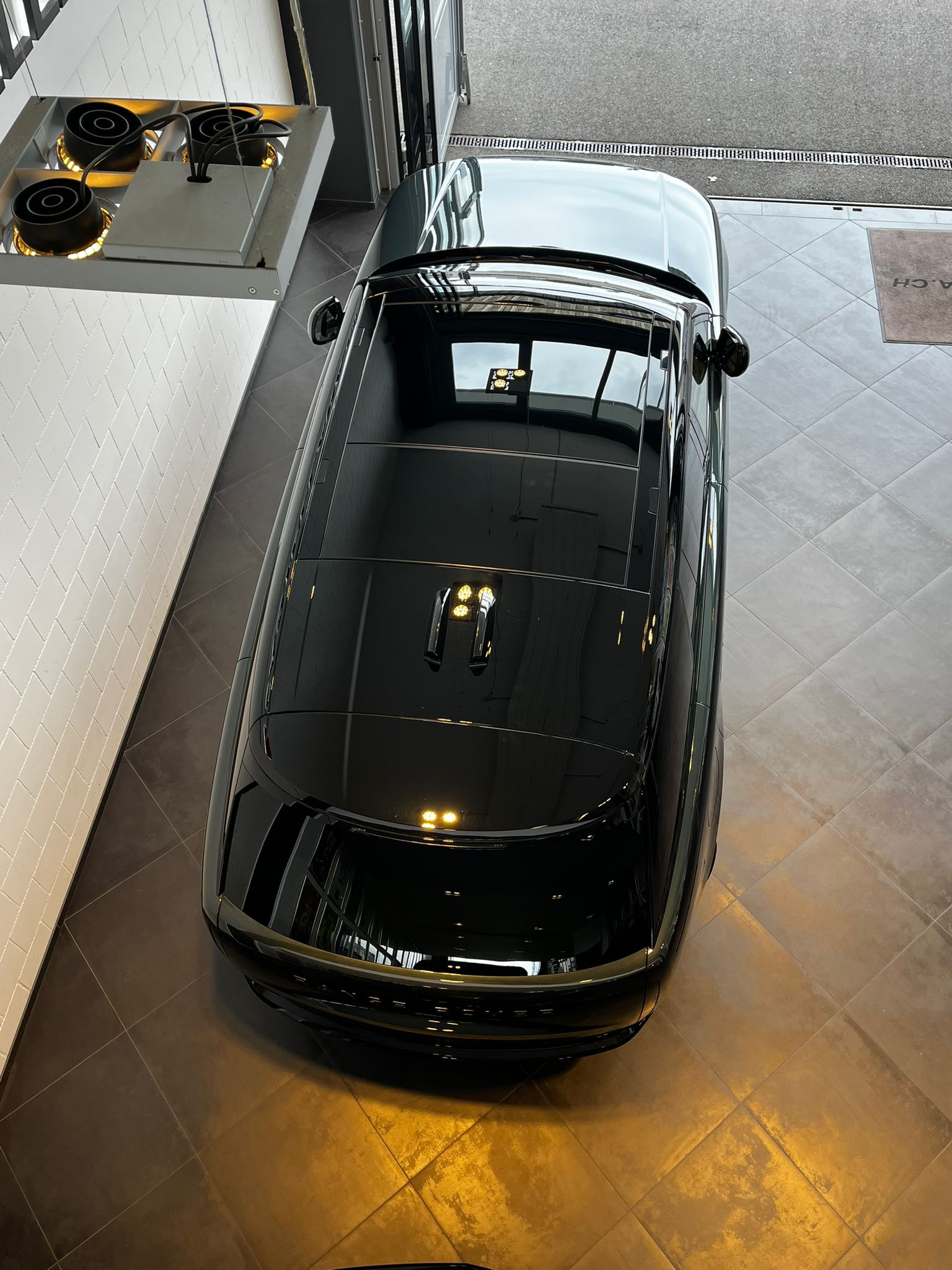 LAND ROVER RR D350 3.0D I6 HSE-image-9