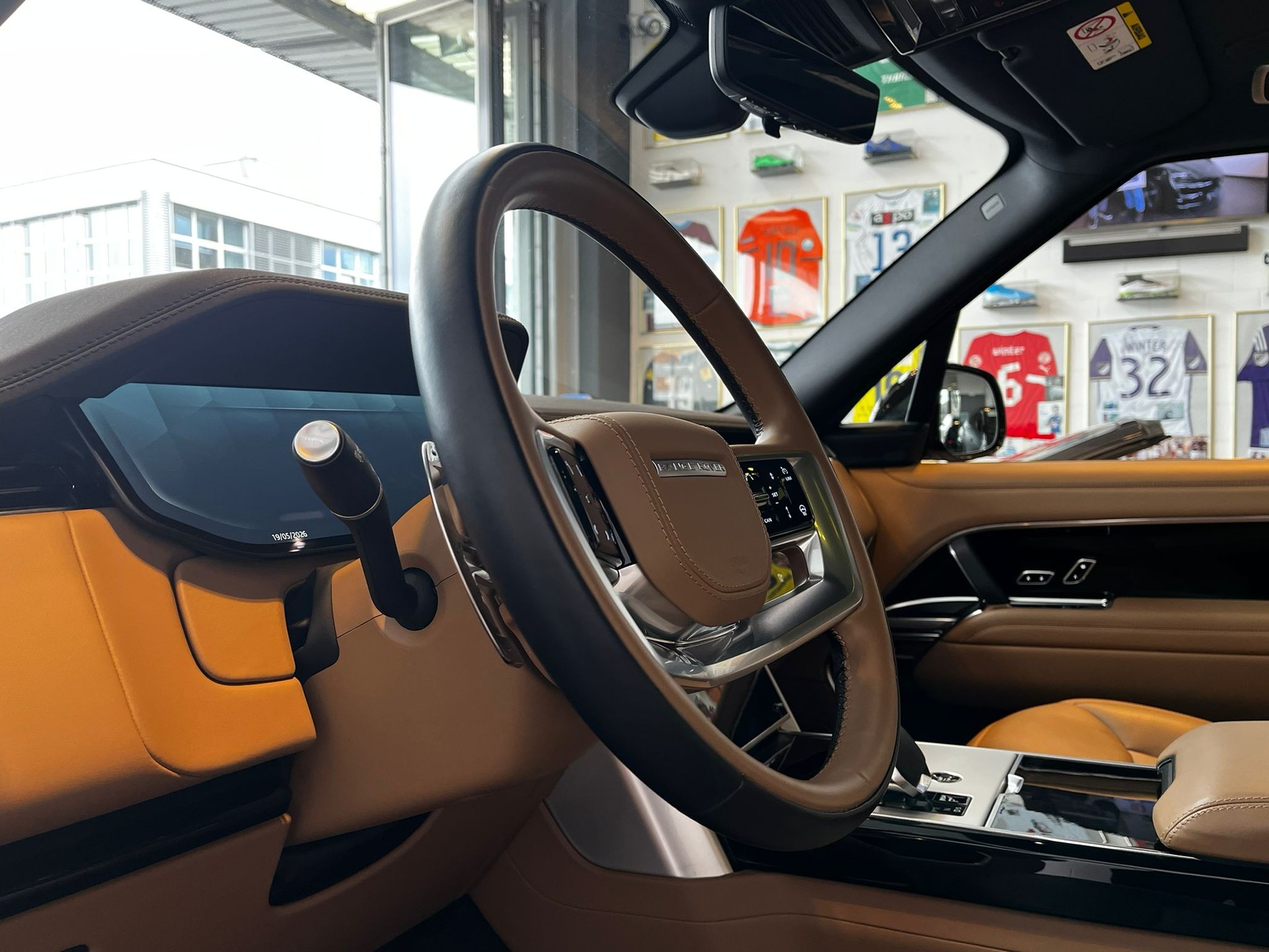 LAND ROVER RR D350 3.0D I6 HSE-image-13