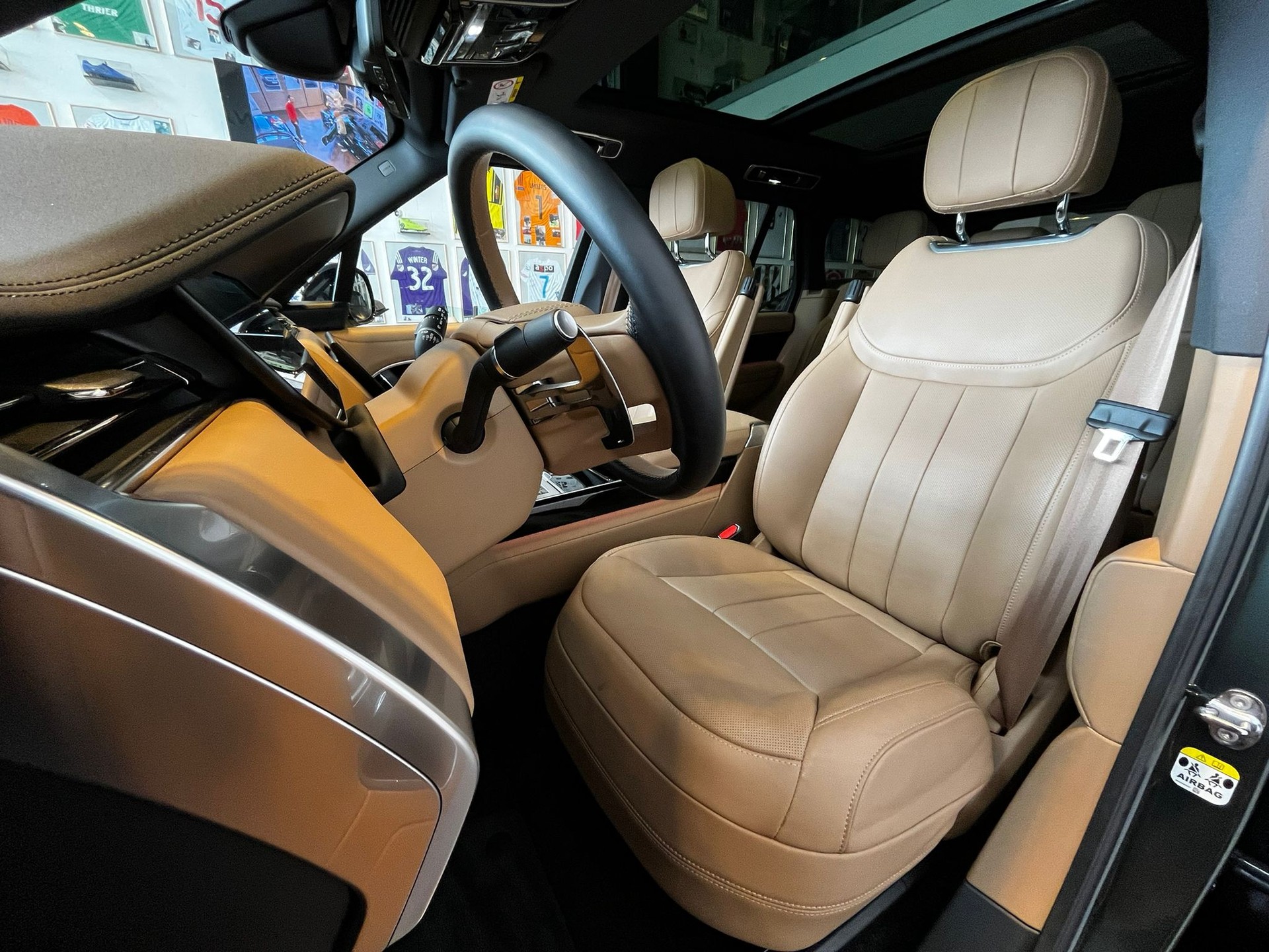 LAND ROVER RR D350 3.0D I6 HSE-image-11