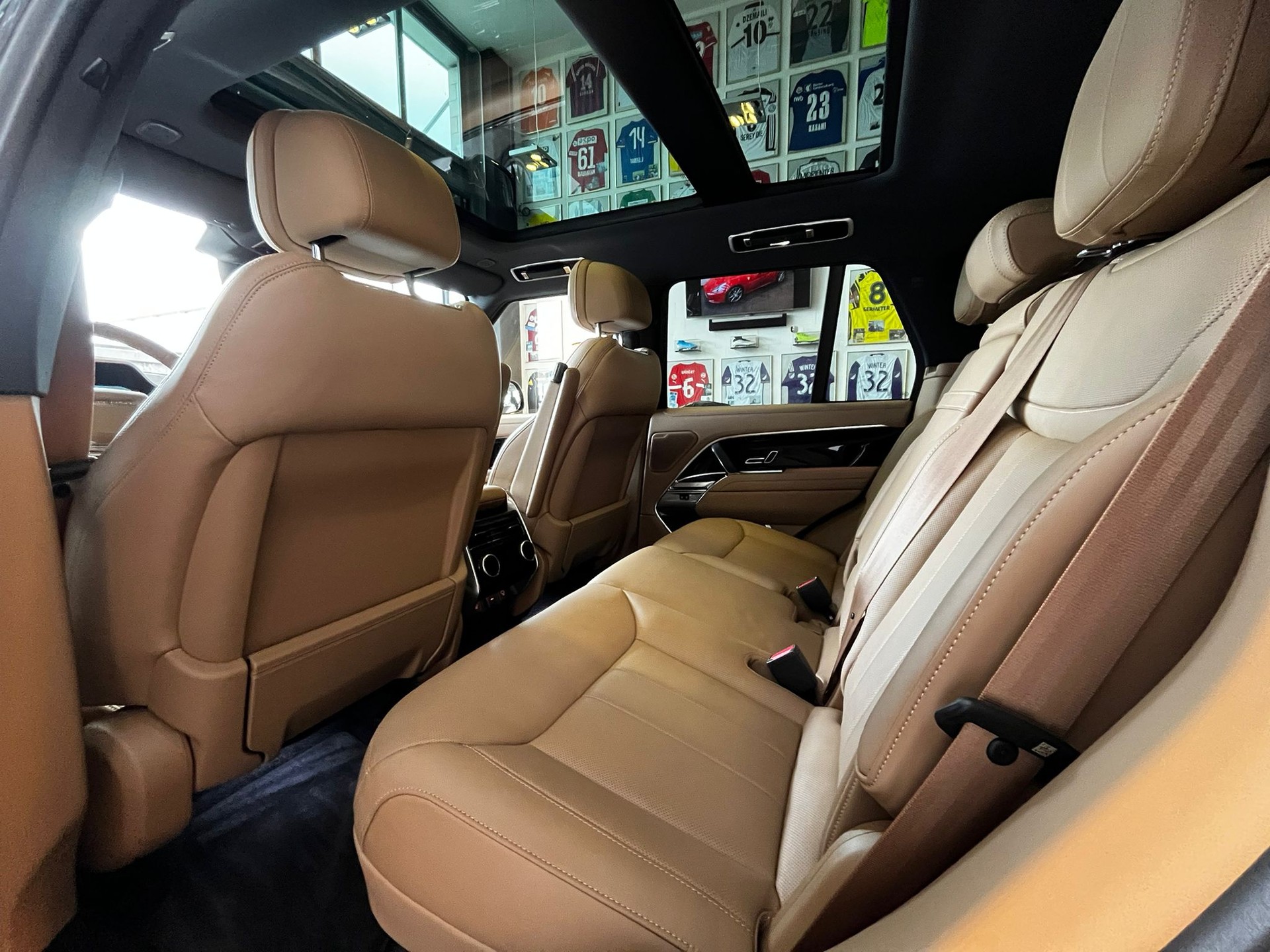 LAND ROVER RR D350 3.0D I6 HSE-image-14