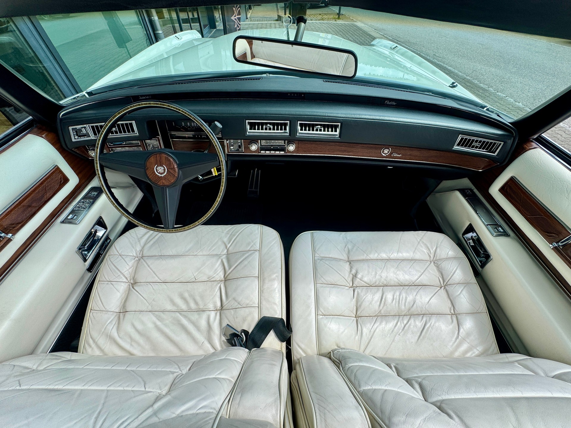 CADILLAC ELDORADO CABRIOLET *Veteran*-image-9