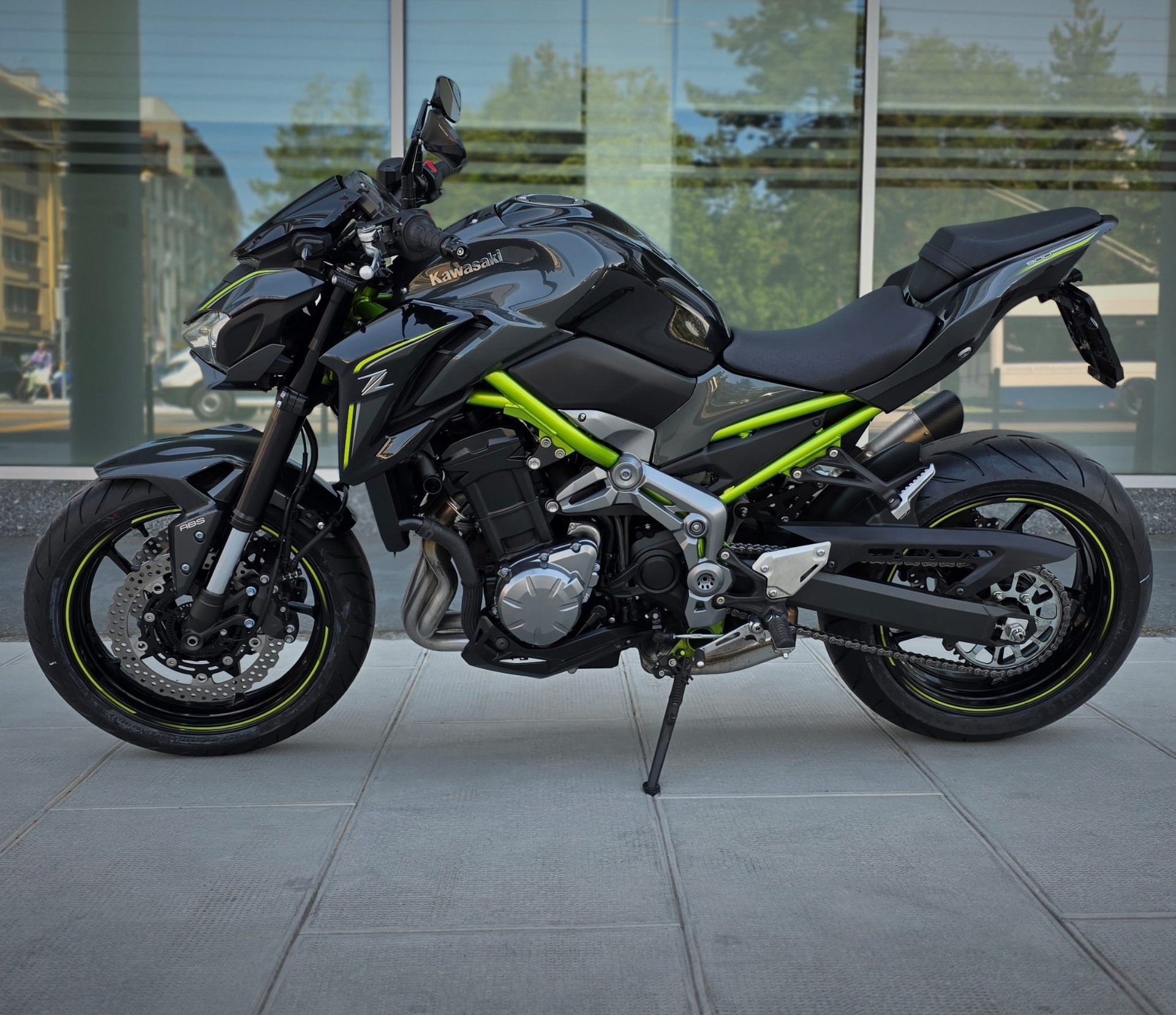 KAWASAKI Z 900-image-1