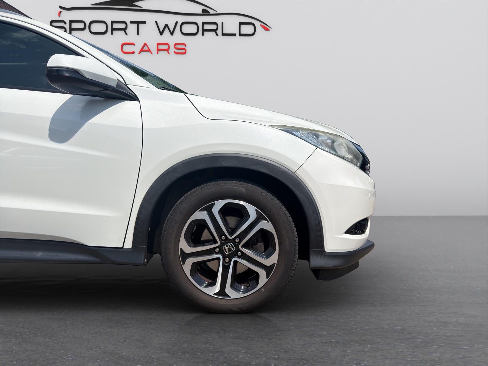 HONDA HR-V 1.6i-DTEC Executive-image-28