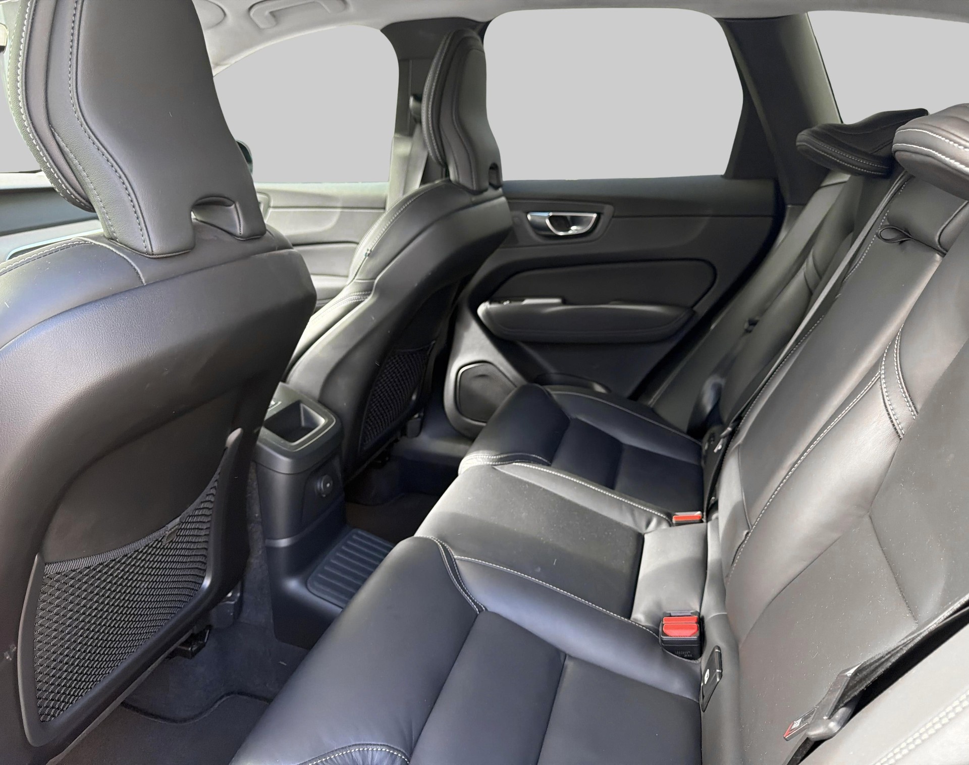 VOLVO XC60 2.0 T8 TE Plus Dark eAWD-image-6