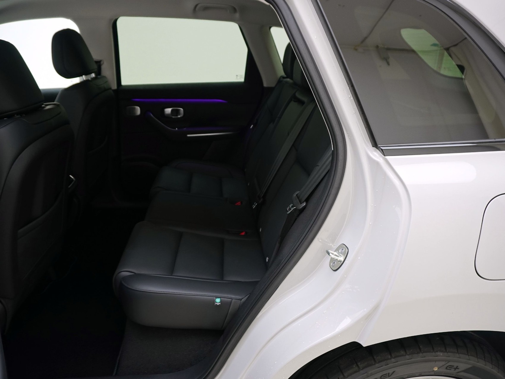 LEAPMOTOR C10 Design Pro MAX AWD-image-13
