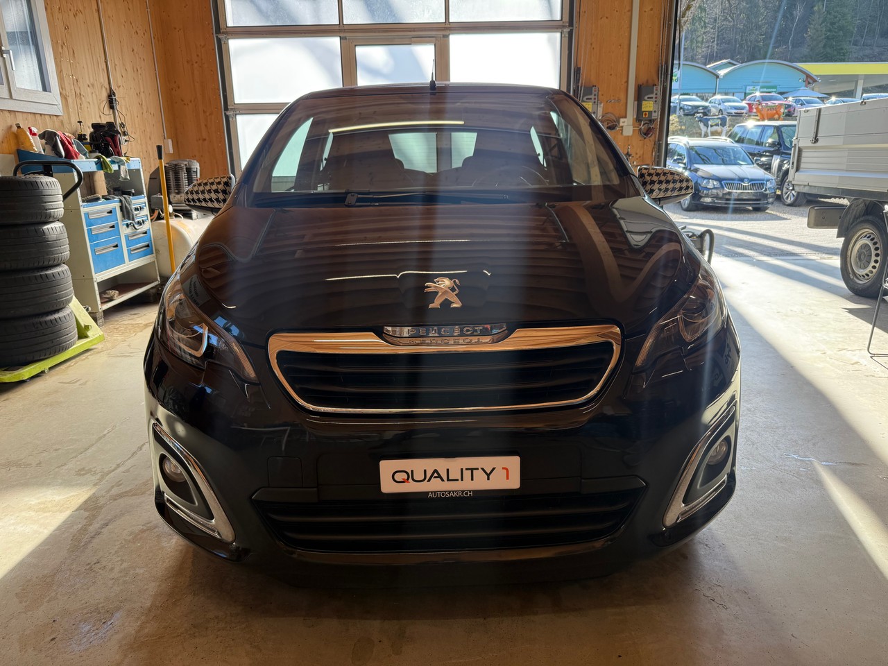 PEUGEOT 108 1.2 VTi Allure Top-showroom-element-1