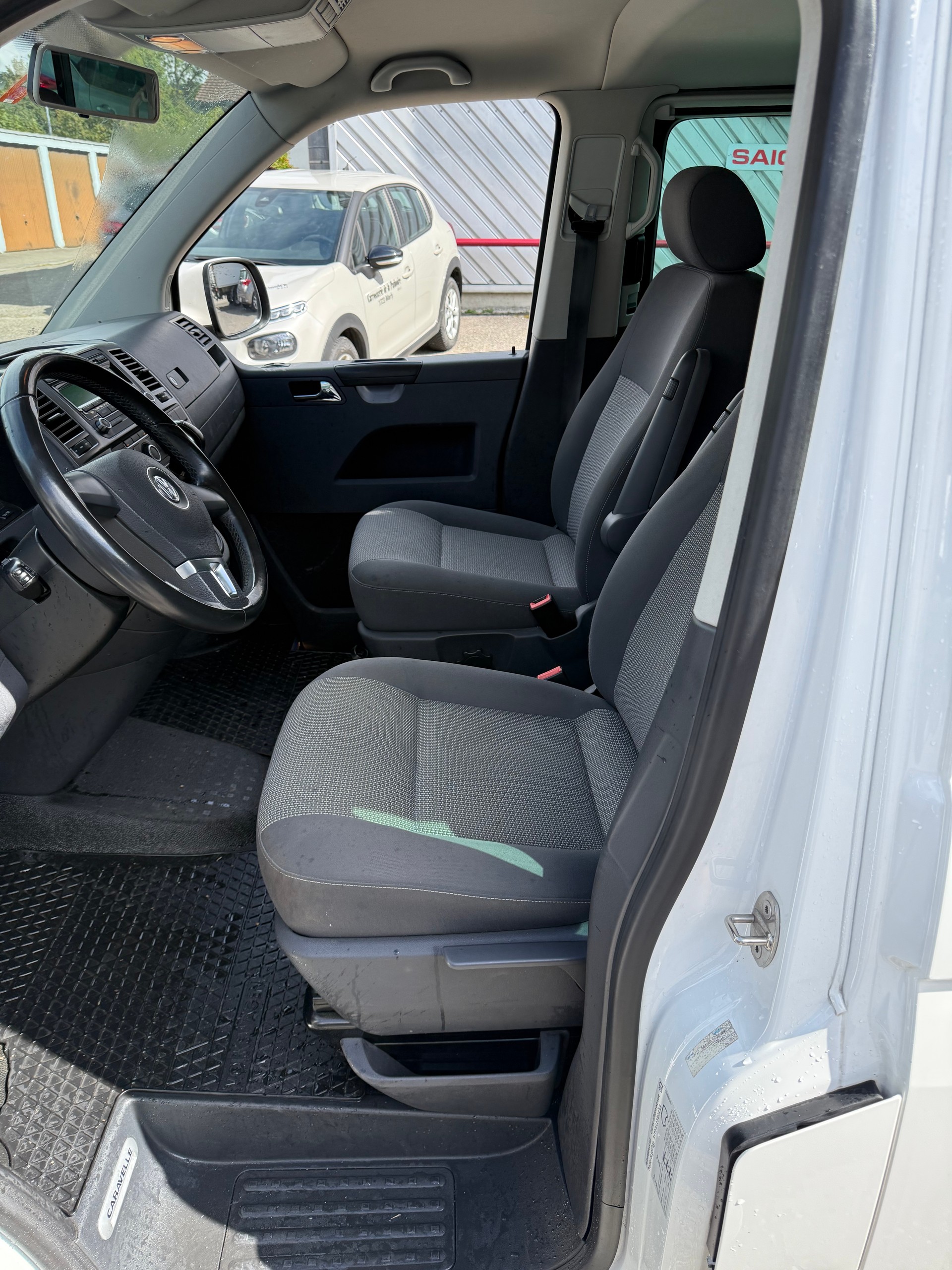 VW T5 Caravelle Comfortline 2.0 TDI CR DSG-image-9