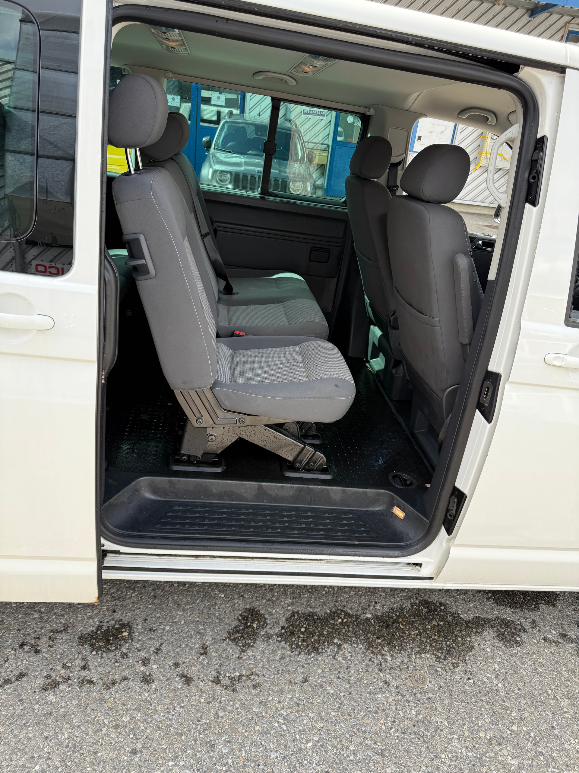 VW T5 Caravelle Comfortline 2.0 TDI CR DSG-image-7