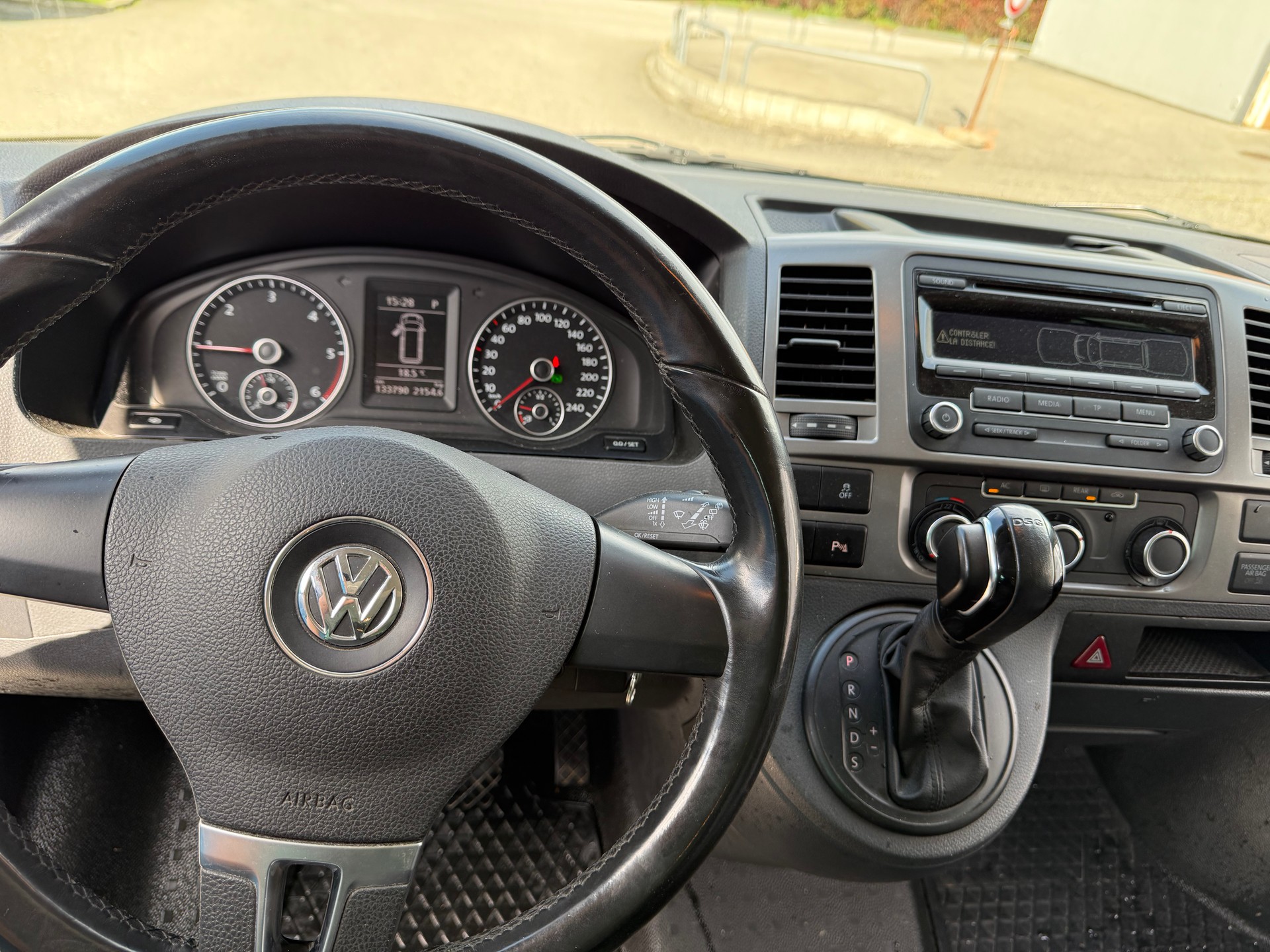 VW T5 Caravelle Comfortline 2.0 TDI CR DSG-image-10