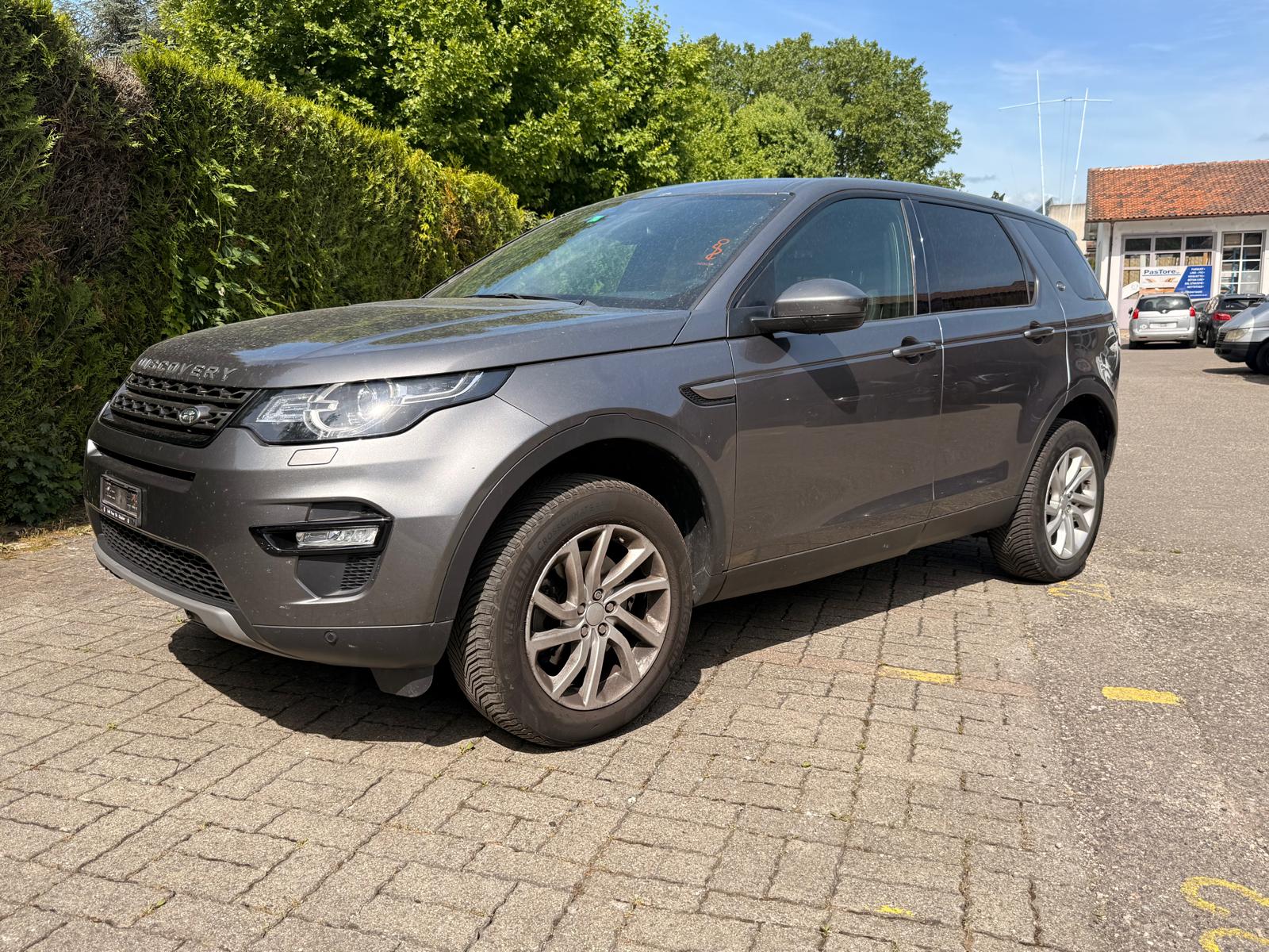 LAND ROVER Discovery Sport 2.0 TD4 HSE AT9 Voiture avec problème de turbo vendu dans sont état-showroom-element-1