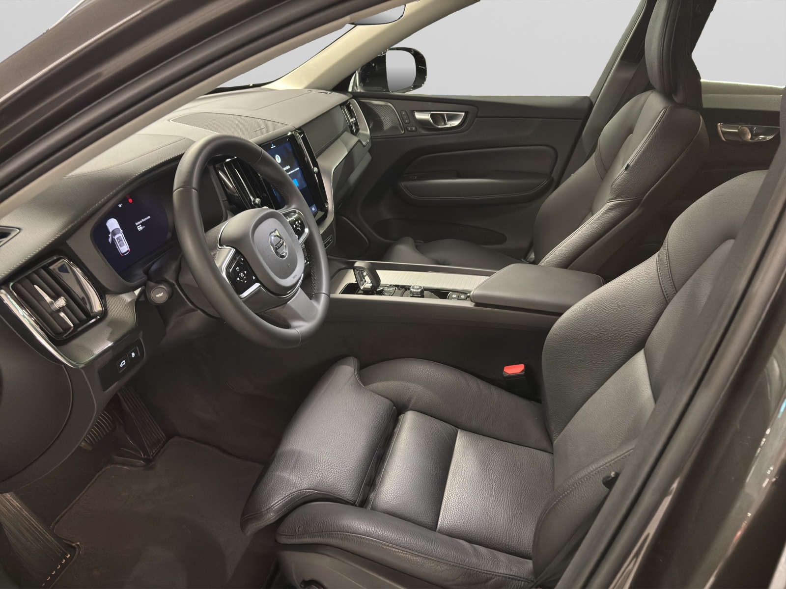 VOLVO XC60 2.0 T8 TE Xcentric eAWD-showroom-element-3
