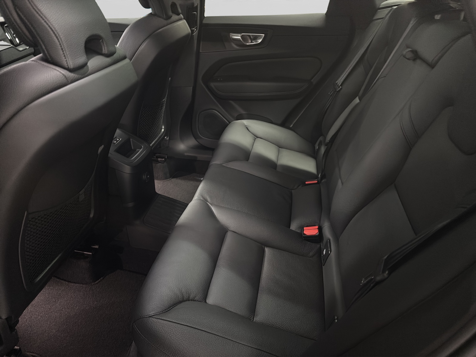 VOLVO XC60 2.0 T8 TE Xcentric eAWD-image-4