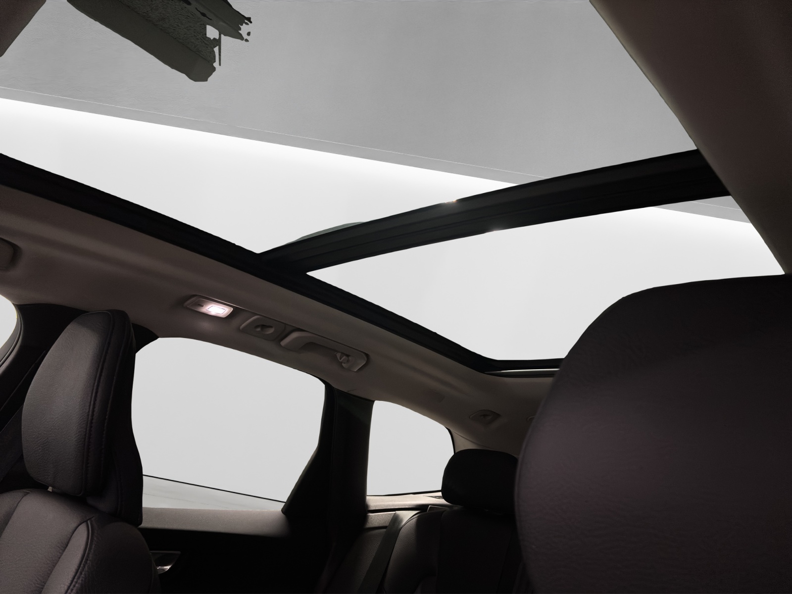 VOLVO XC60 2.0 T8 TE Xcentric eAWD-image-5
