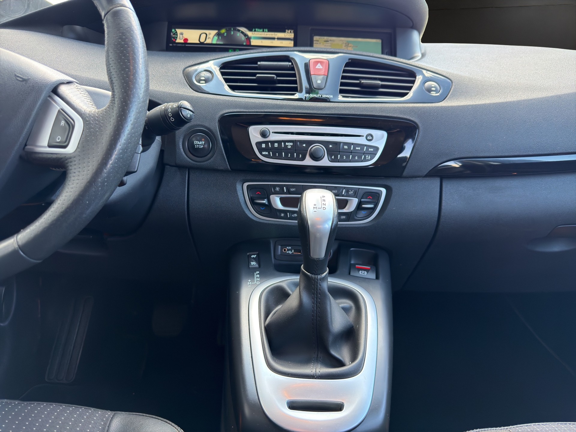 RENAULT Scénic 1.5 dCi Bose EDC-image-11