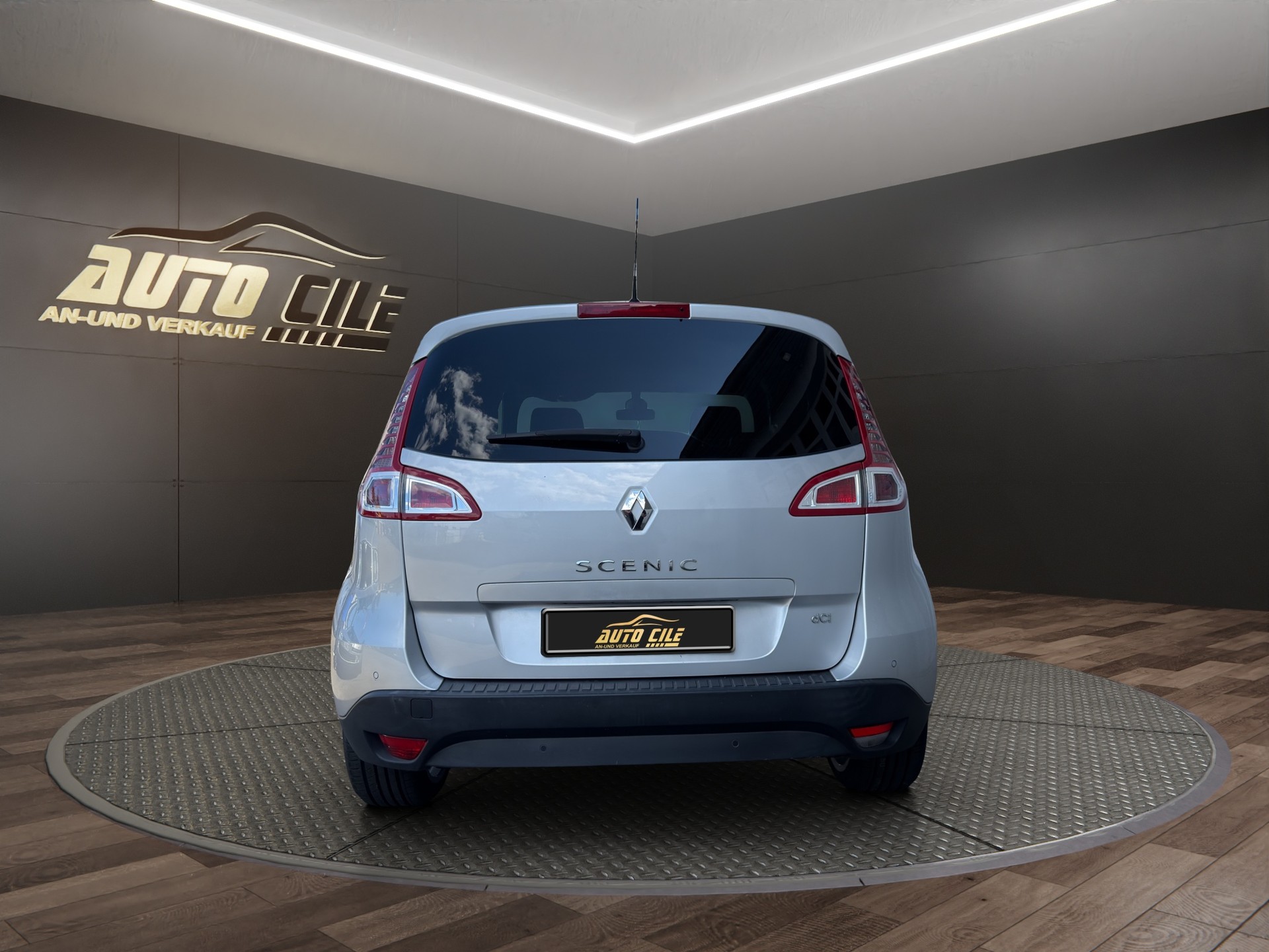 RENAULT Scénic 1.5 dCi Bose EDC-image-6