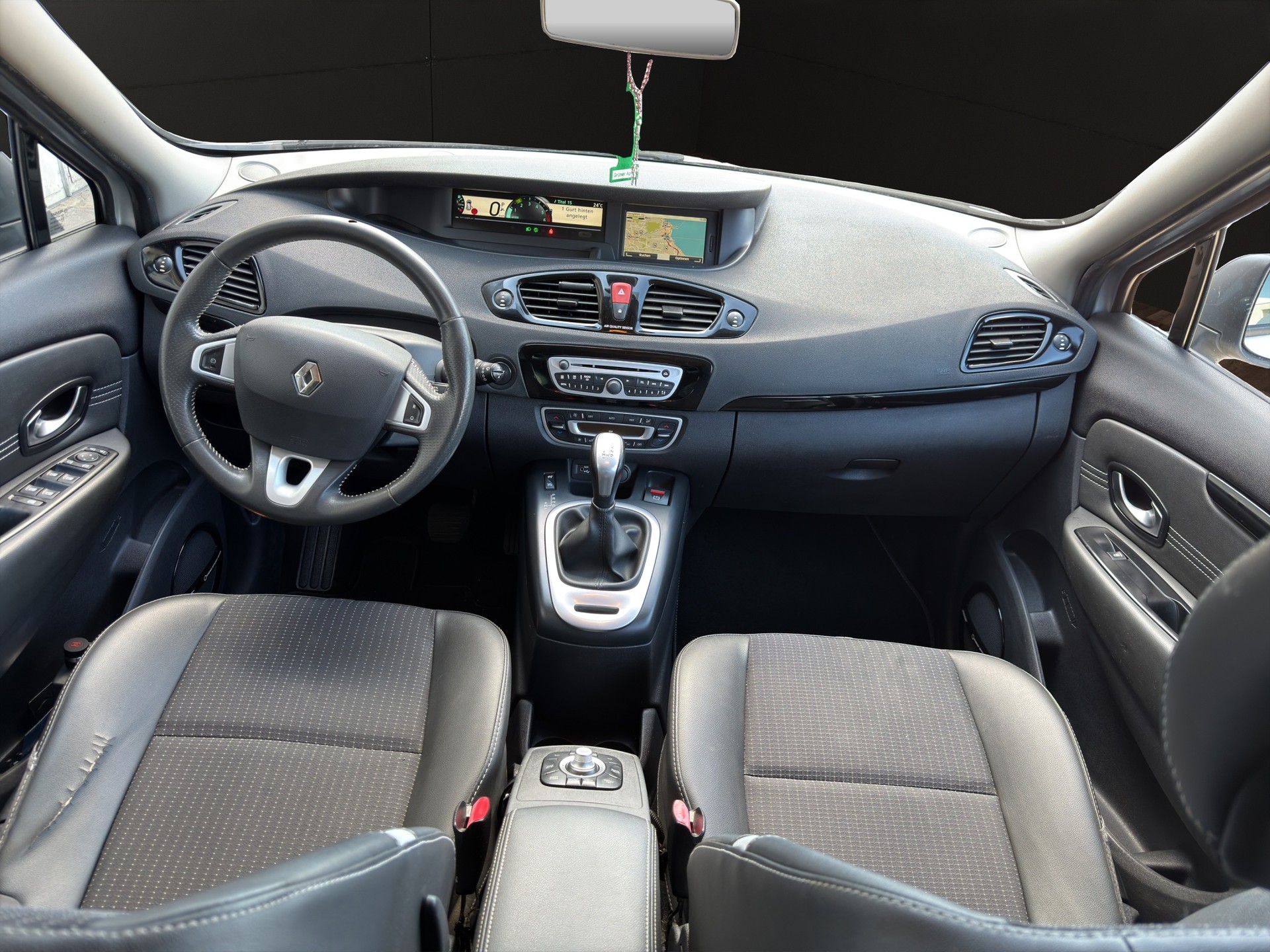 RENAULT Scénic 1.5 dCi Bose EDC-image-9