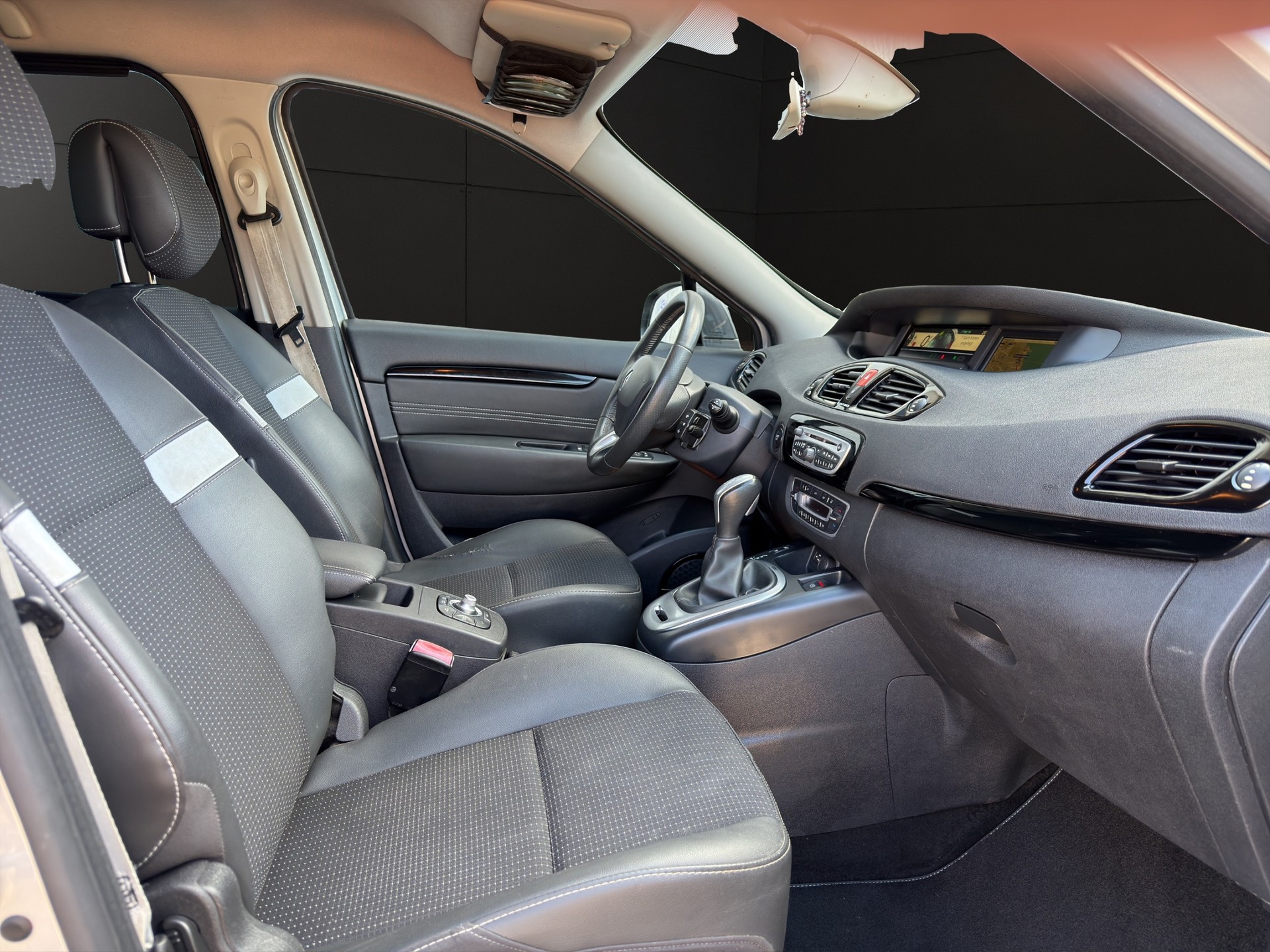 RENAULT Scénic 1.5 dCi Bose EDC-image-8