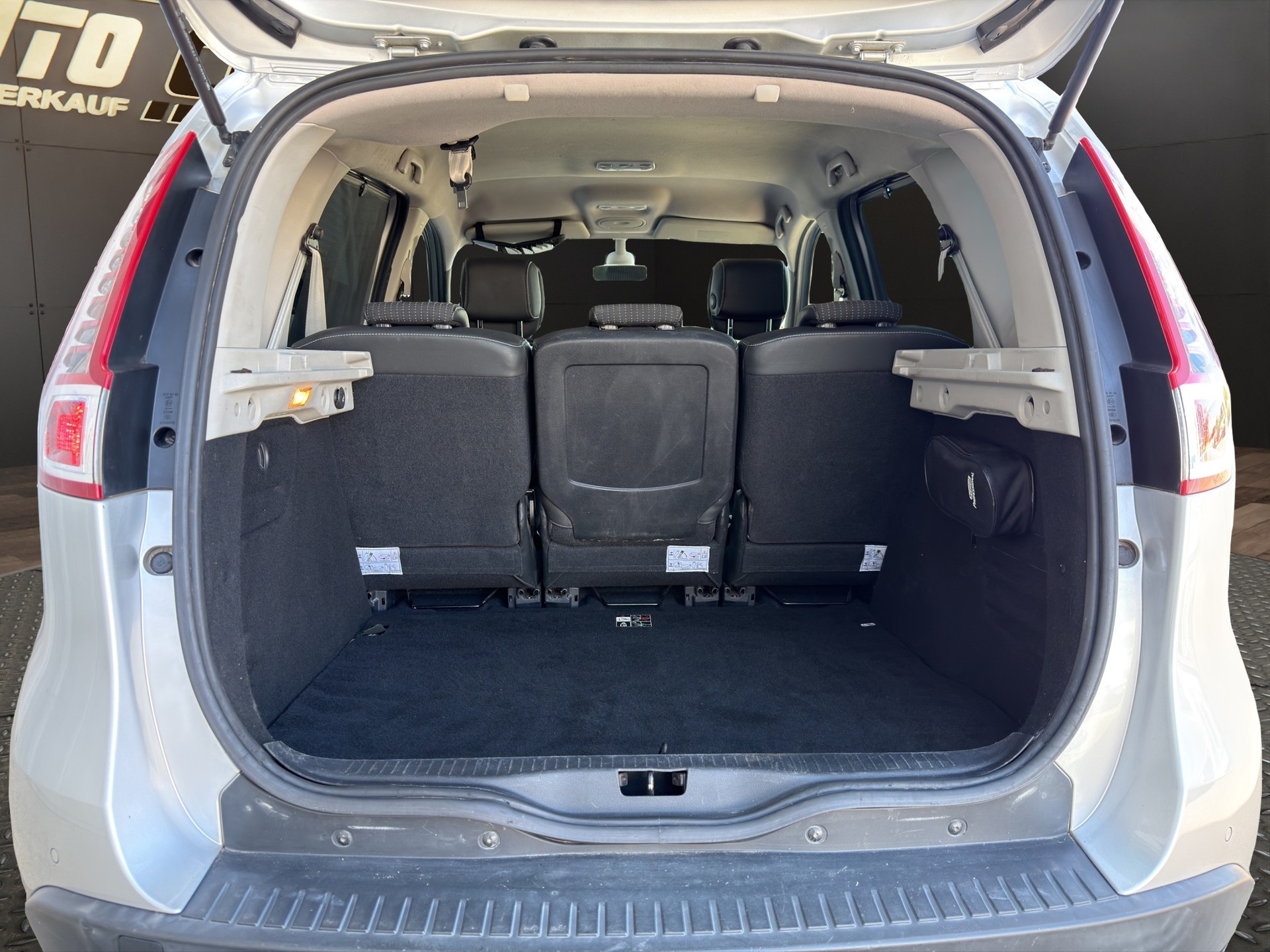 RENAULT Scénic 1.5 dCi Bose EDC-image-14
