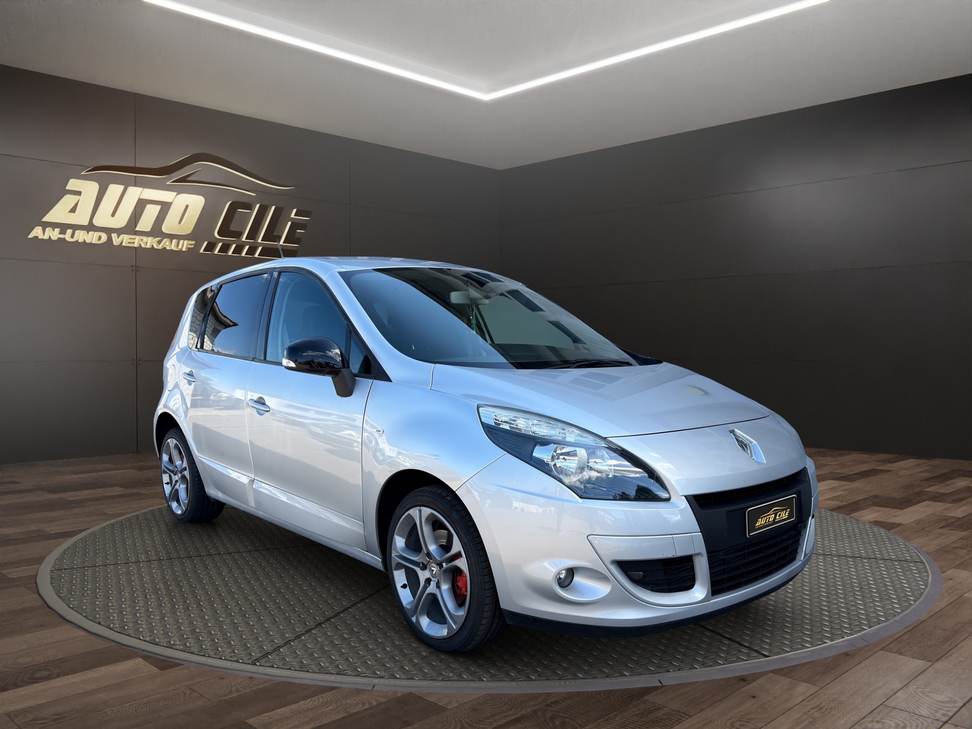 RENAULT Scénic 1.5 dCi Bose EDC-image-2