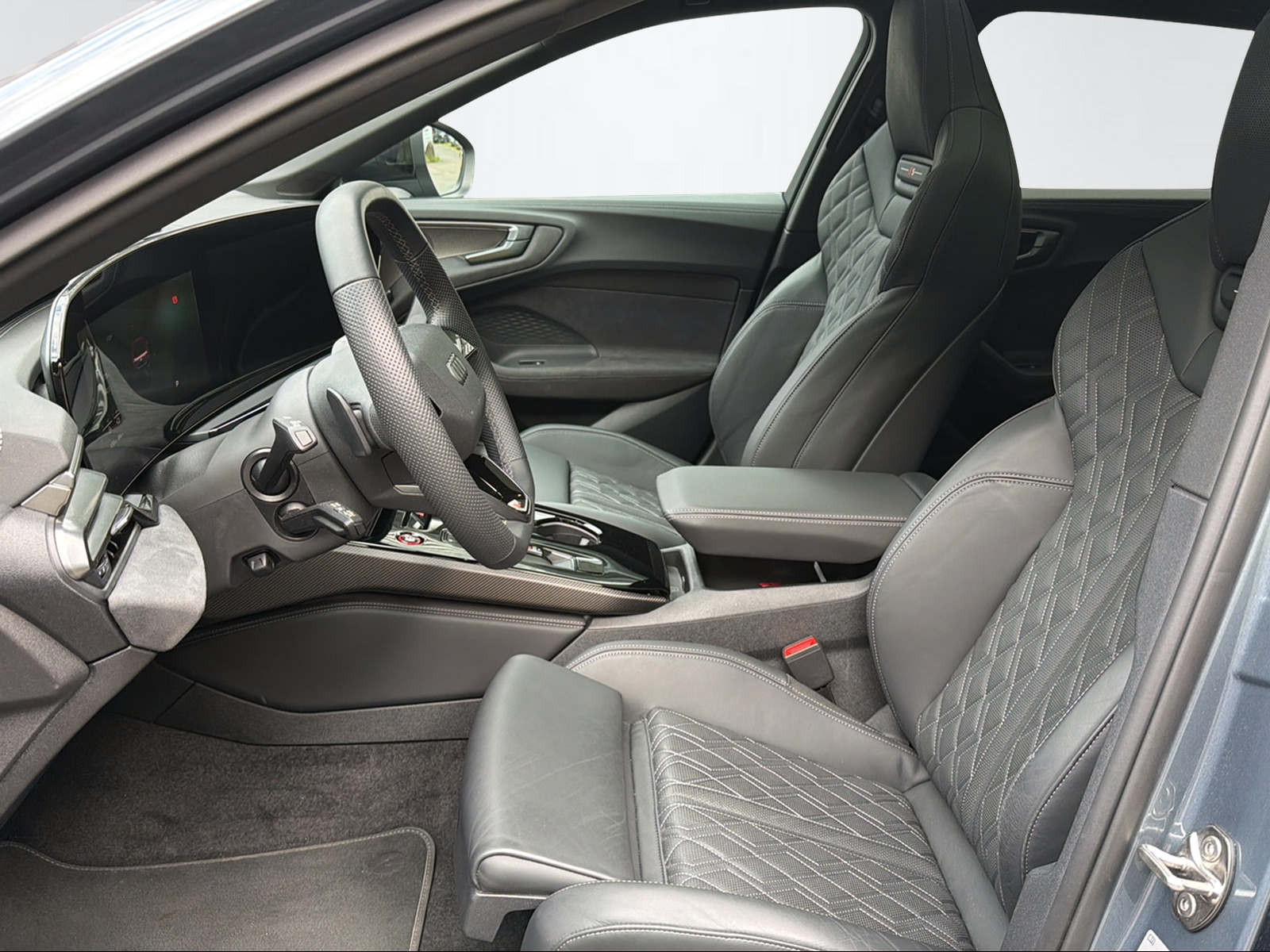 AUDI A5 Avant 2.0 e-hybrid 270 quattro S-Tronic-image-8