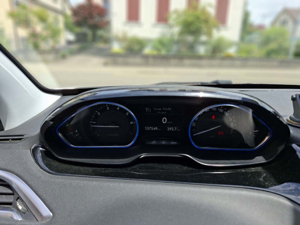 PEUGEOT 208 1.6 THP Allure-image-11