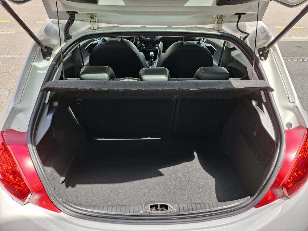 PEUGEOT 208 1.6 THP Allure-image-15