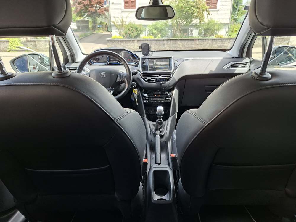 PEUGEOT 208 1.6 THP Allure-image-8