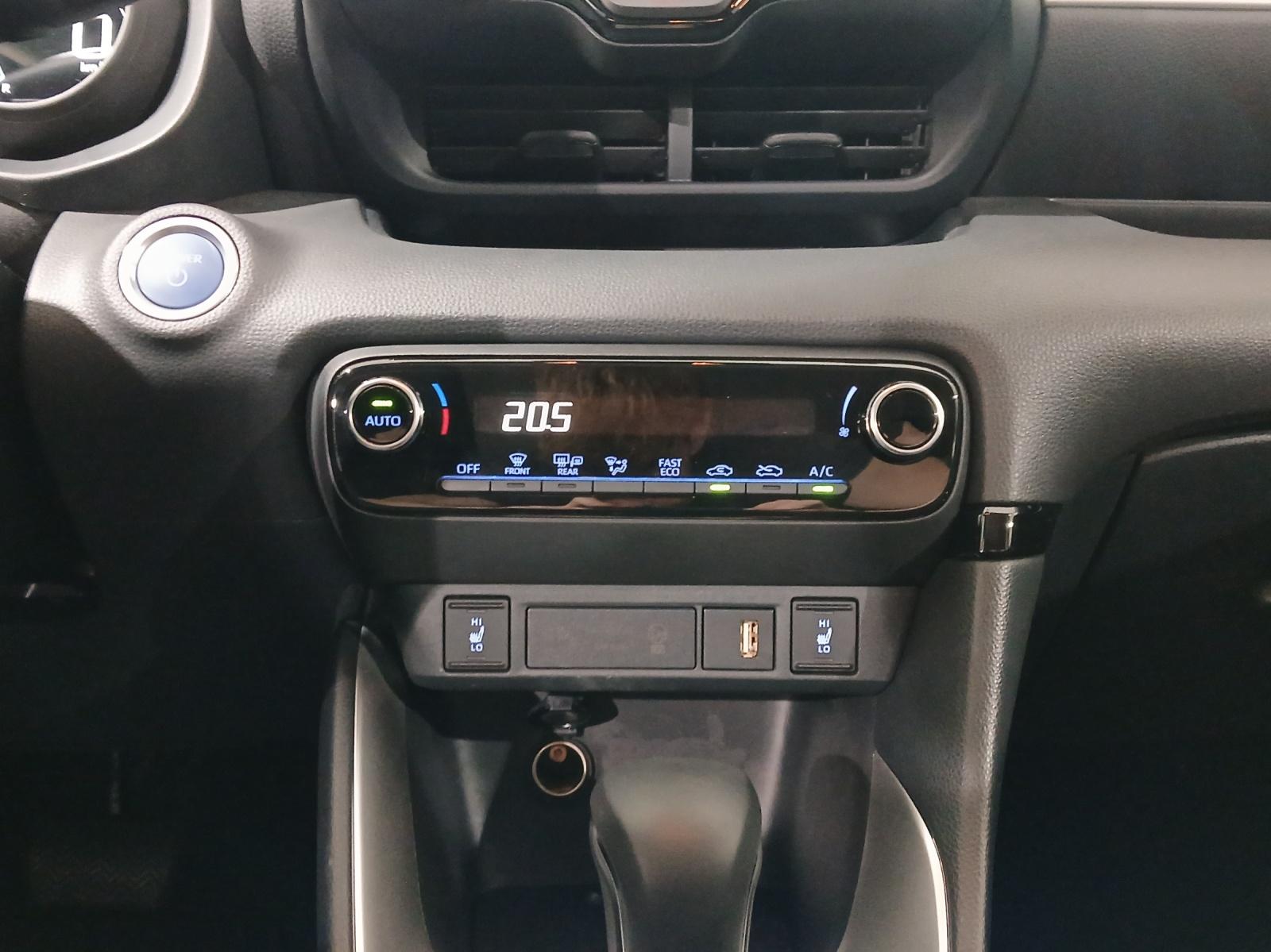 TOYOTA Yaris 1.5 VVT-i HSD Trend-image-13