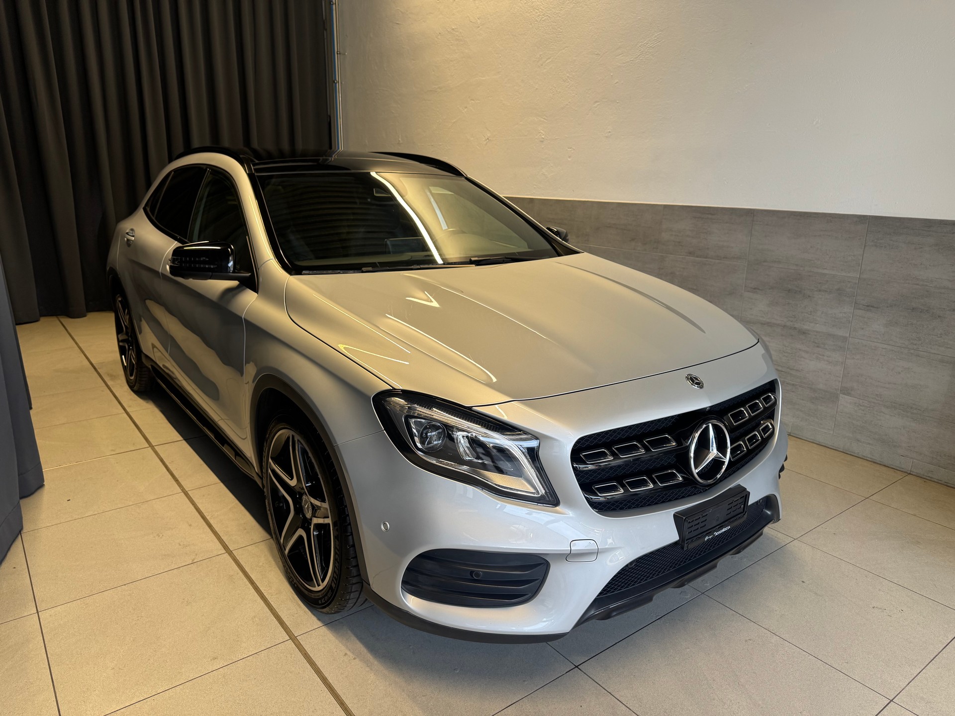 MERCEDES-BENZ GLA 220 AMG Line 4Matic 7G-DCT (26)