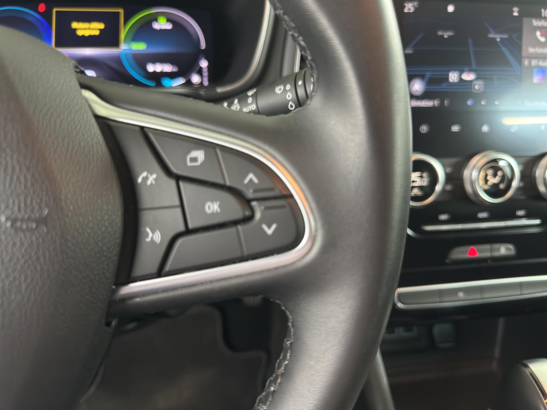 RENAULT Mégane Berline 1.6 E-Tech Intens-image-19