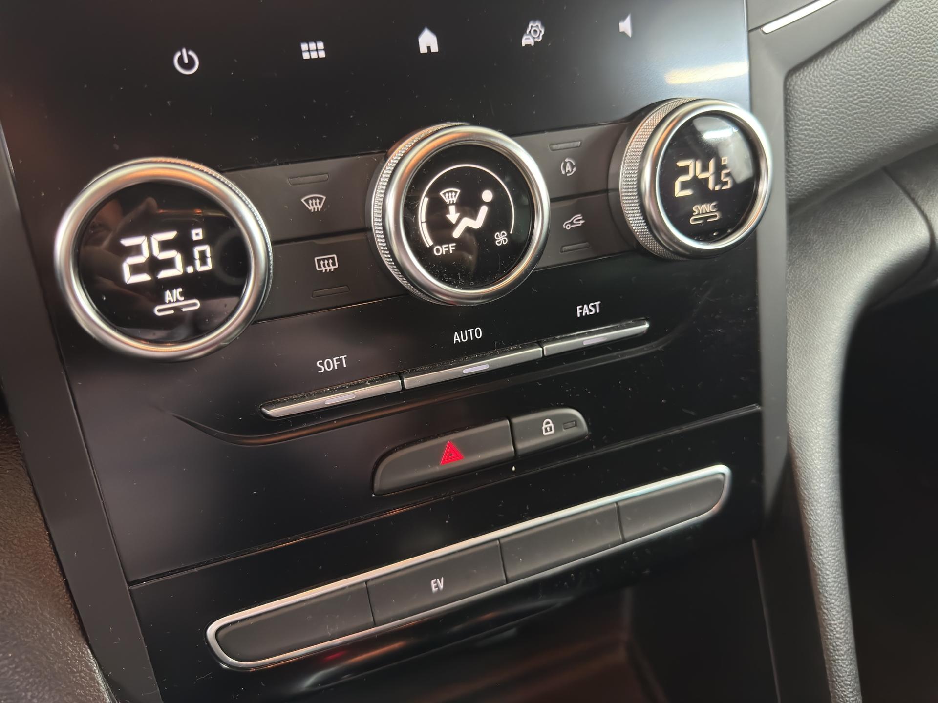 RENAULT Mégane Berline 1.6 E-Tech Intens-image-16