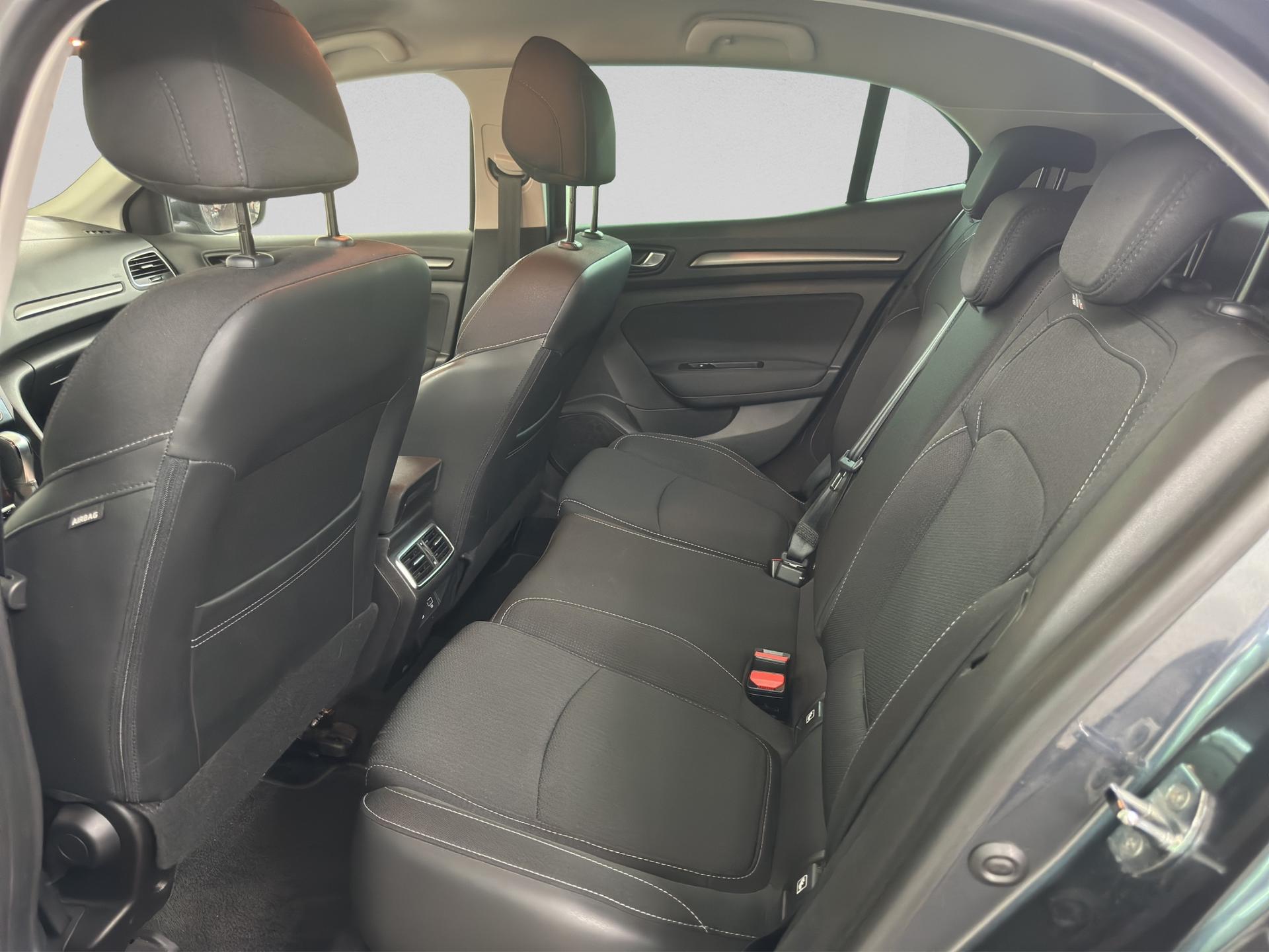 RENAULT Mégane Berline 1.6 E-Tech Intens-image-15