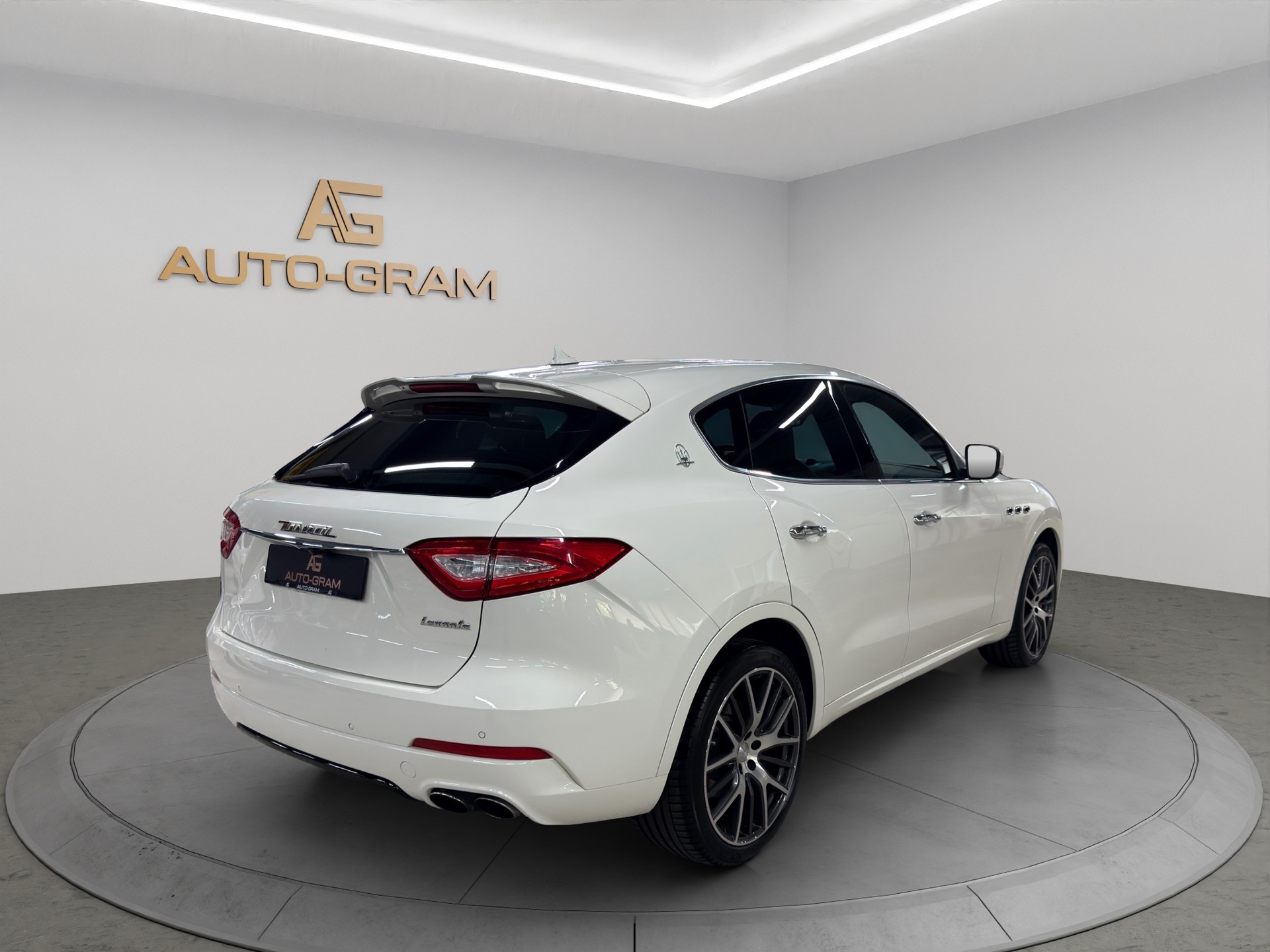 MASERATI Levante S 3.0 V6 Automatica-image-4