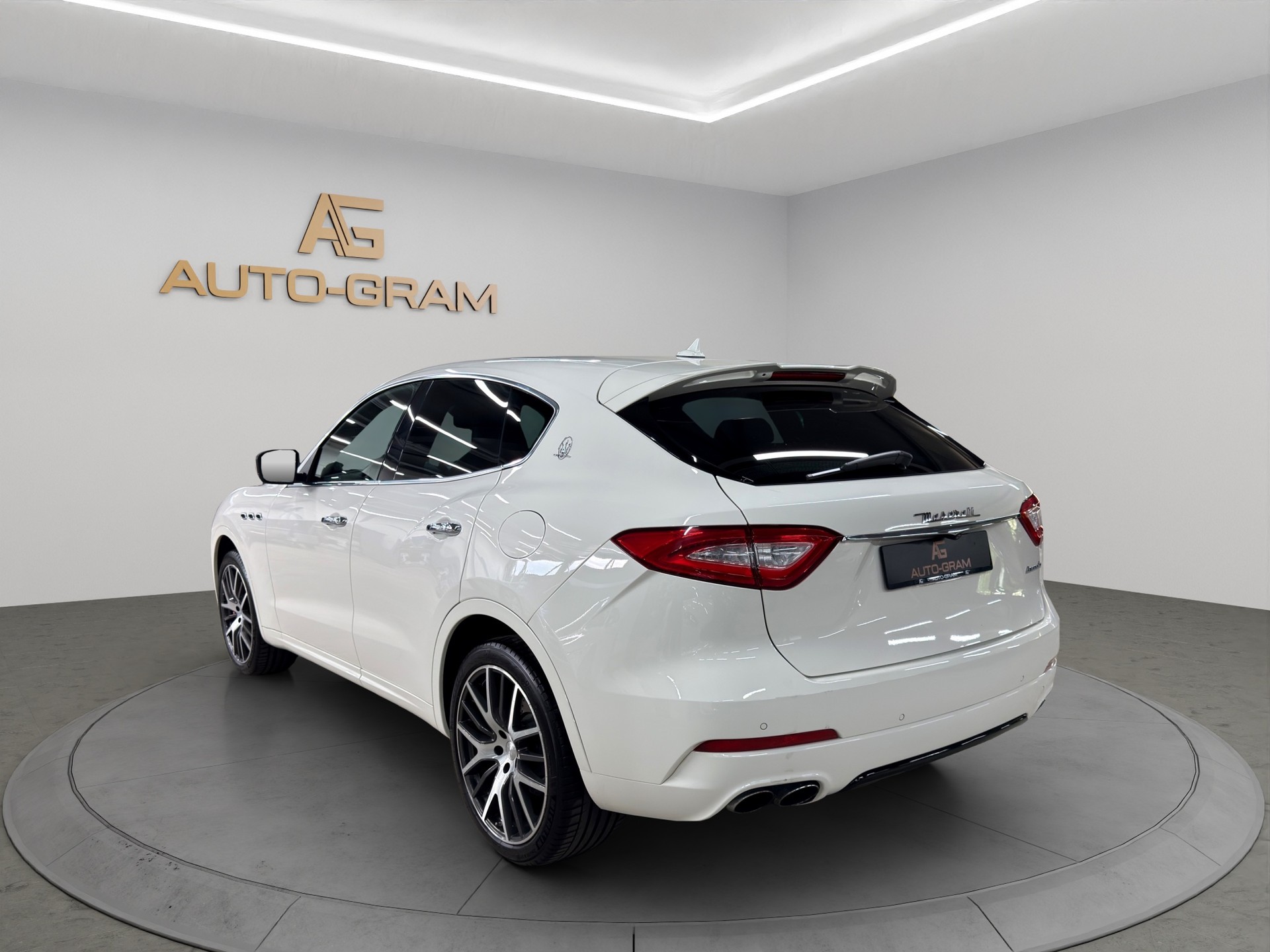 MASERATI Levante S 3.0 V6 Automatica-showroom-element-2