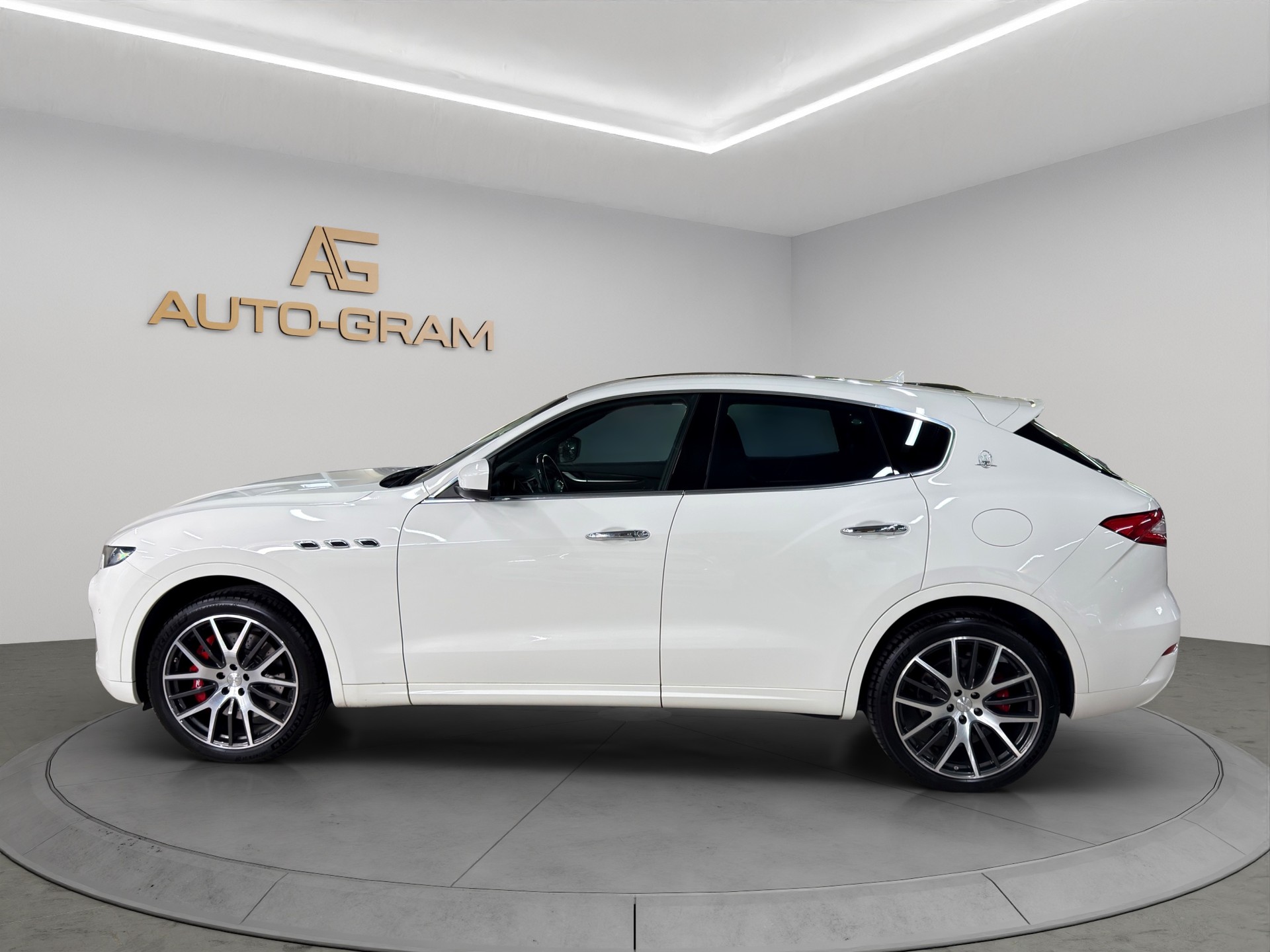 MASERATI Levante S 3.0 V6 Automatica-showroom-element-1