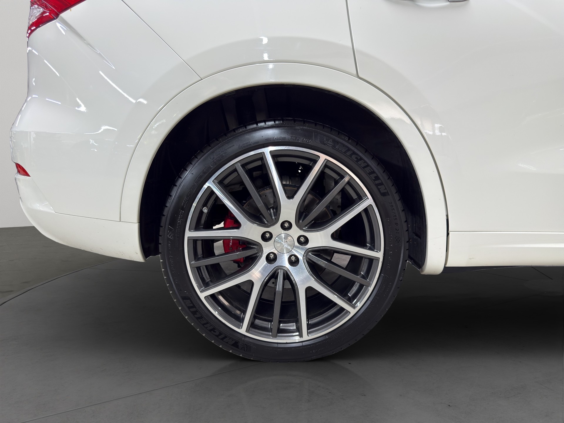 MASERATI Levante S 3.0 V6 Automatica-image-9