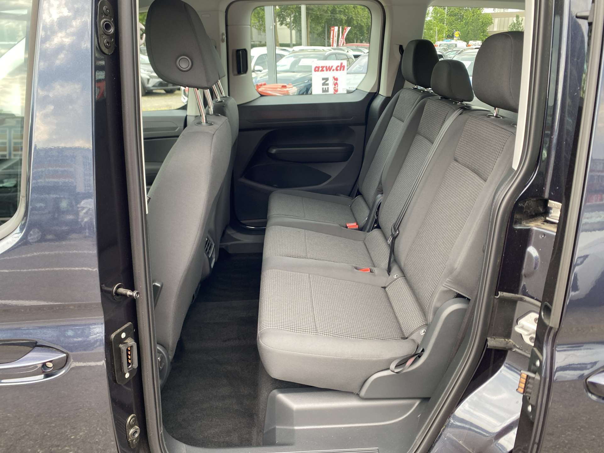 VW Caddy 2.0 TDi Origin DSG-Automat-image-4